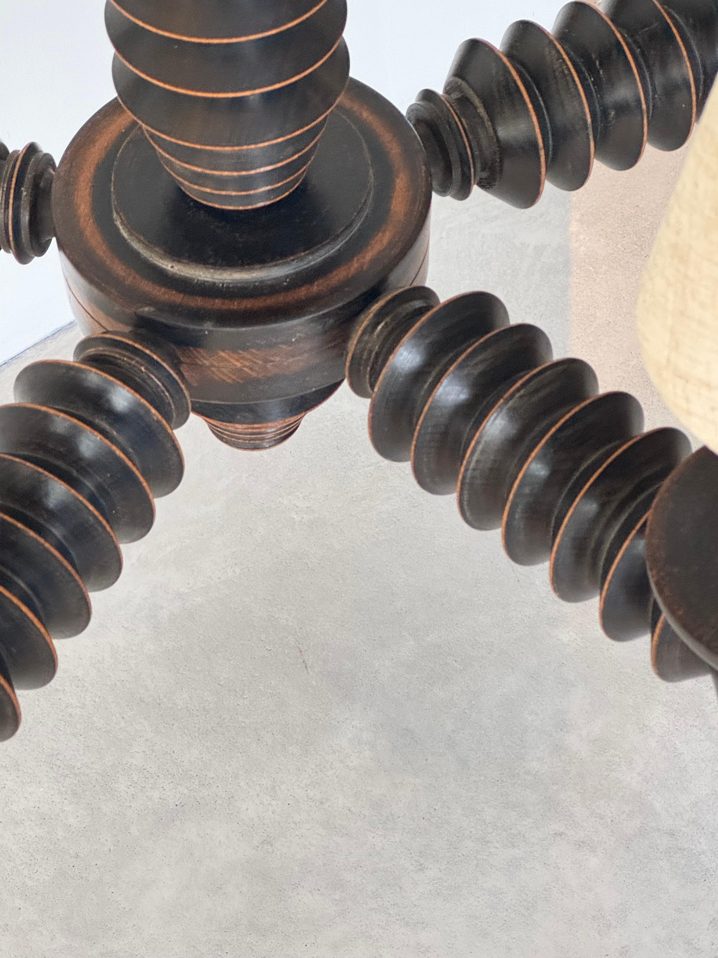 Spettacolare lampadario brutalista in legno tornito di Charles Dudouyt, Francia, anni '40 in vendita 10