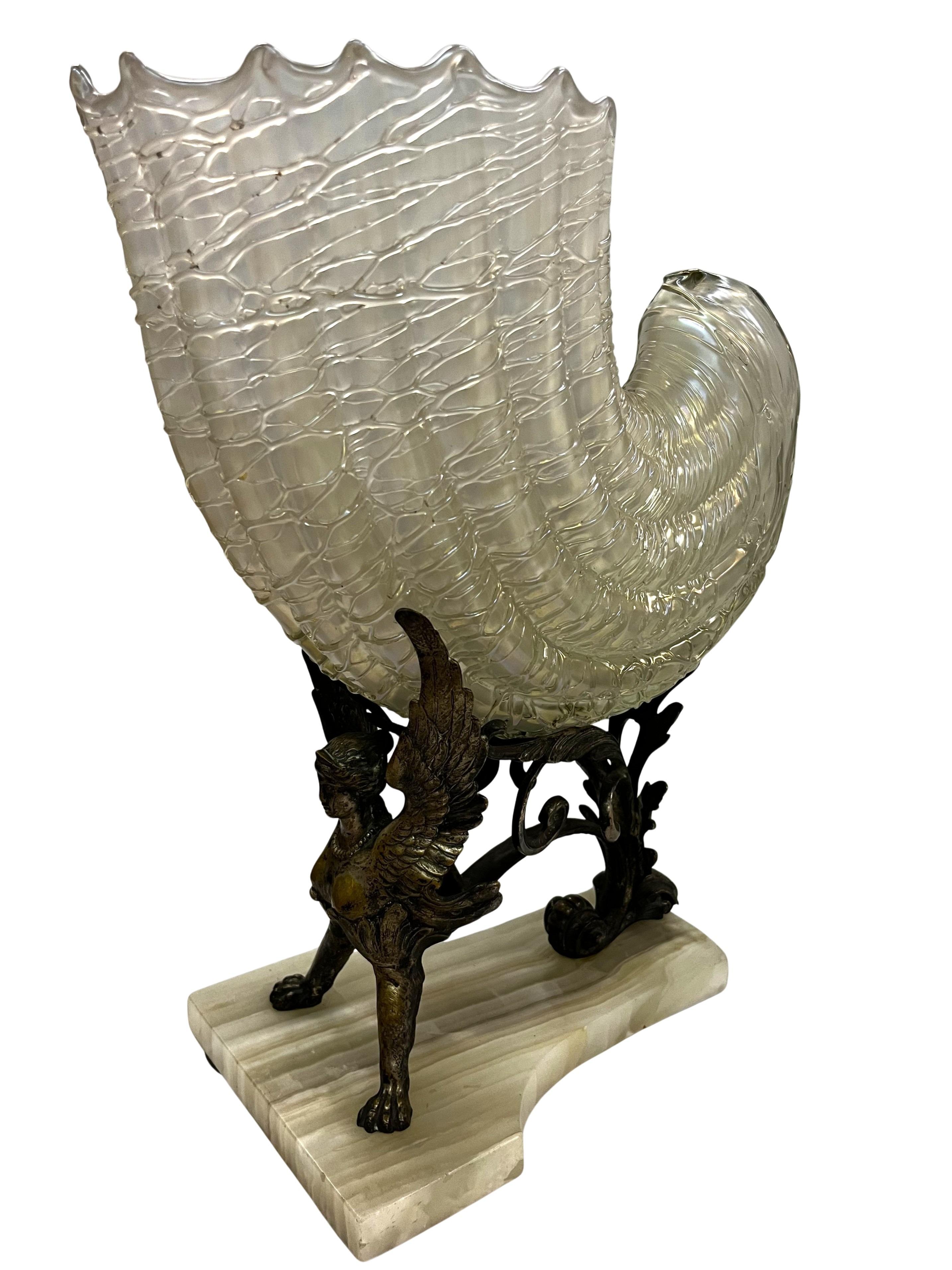 Spectacular centerpiece, bronze sphinx, Kralik opalescent glass, Vienna 1900 In Good Condition For Sale In Wien, AT