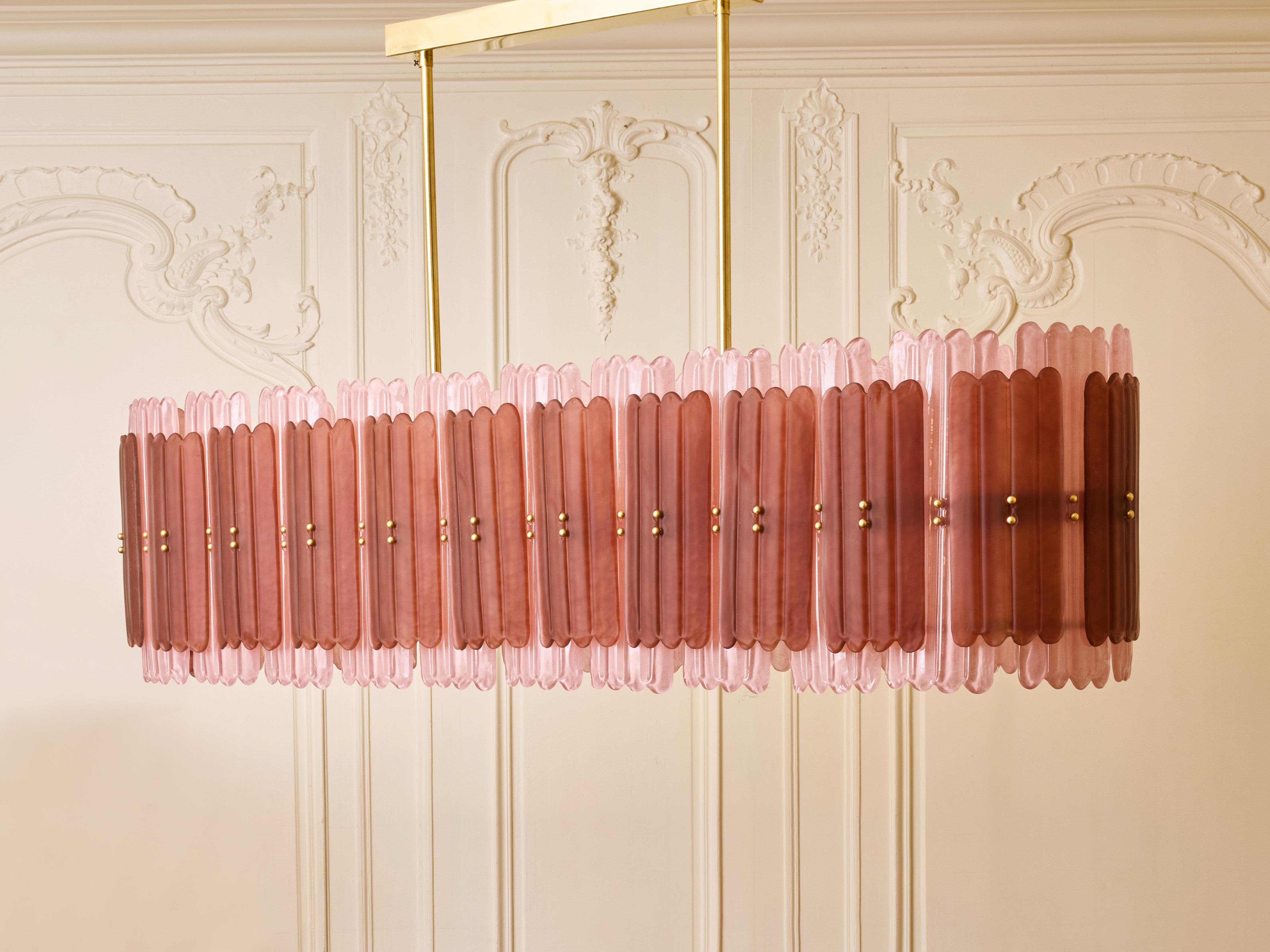 Mid-Century Modern Spectacular chandelier in pink tinted Murano glass by Studio Glustin For Sale