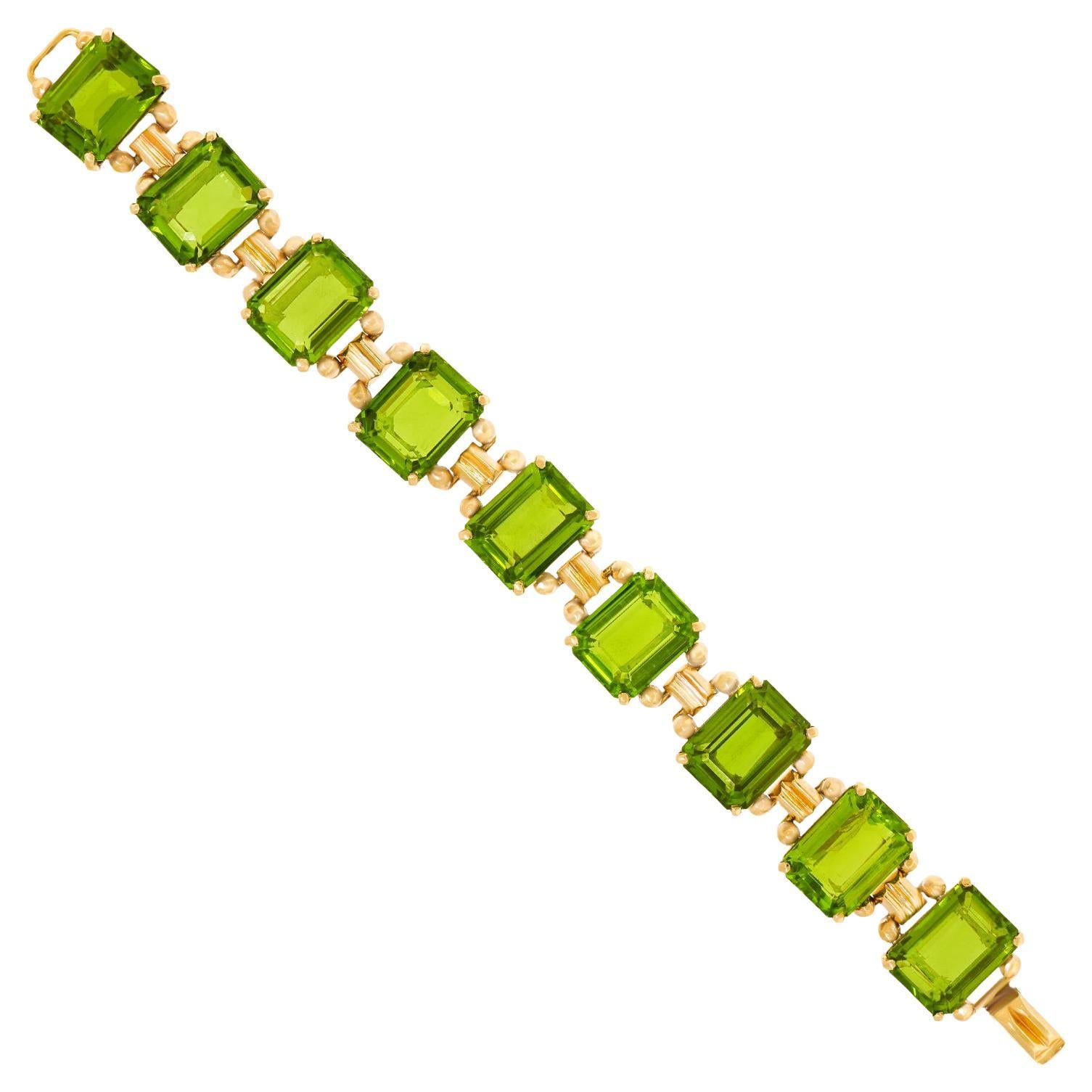 Bracelet spectaculaire en péridot de 106,28 carats en vente