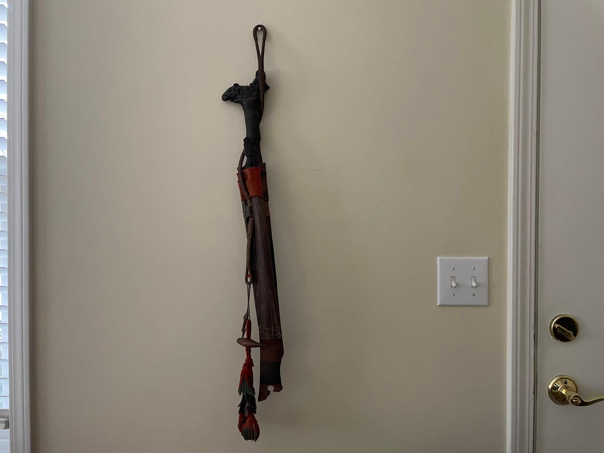 Espectacular Espada Mandau Completa para Hombres del Pueblo Dayak en venta 8