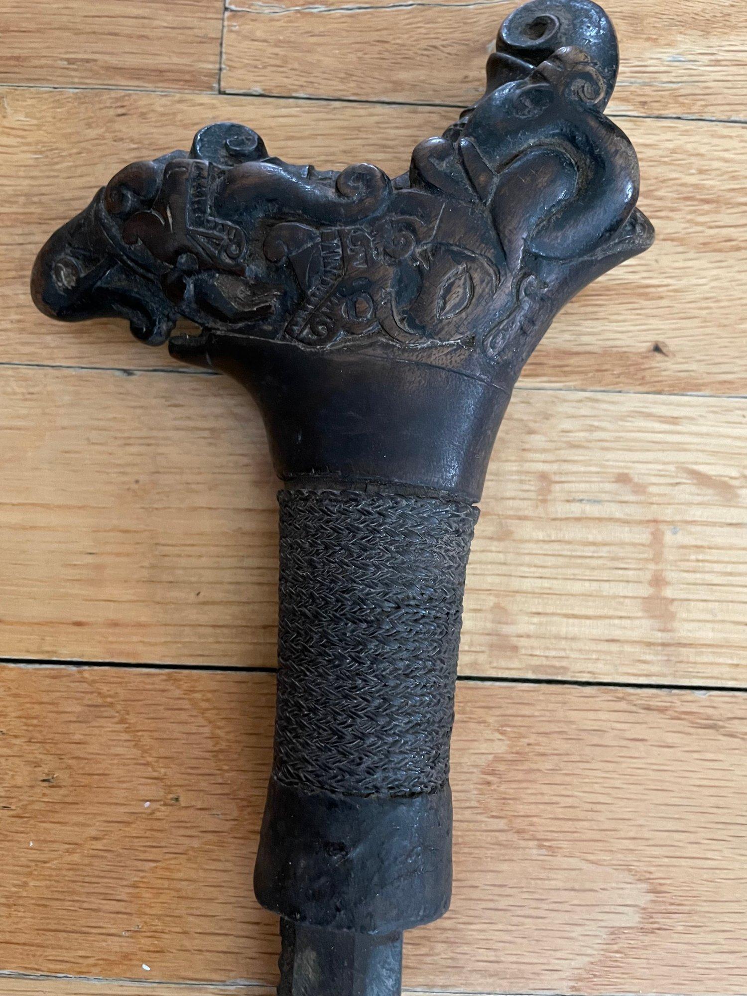 Espectacular Espada Mandau Completa para Hombres del Pueblo Dayak en venta 10