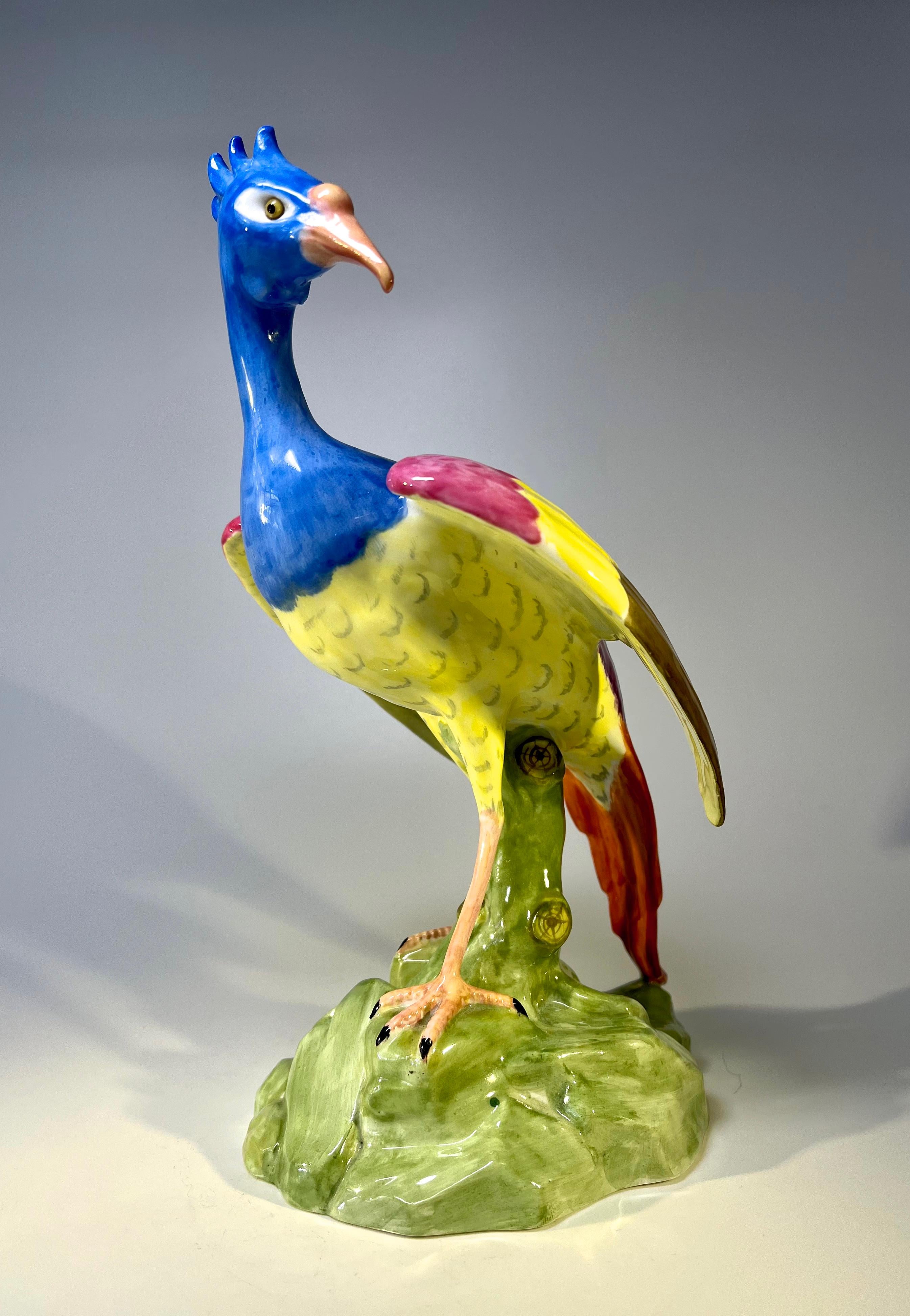 Britannique Spectaculaire figurine en porcelaine Copeland Spode Chelsea Fantasy Bird Bone datant d'environ 1915 à 1920 en vente