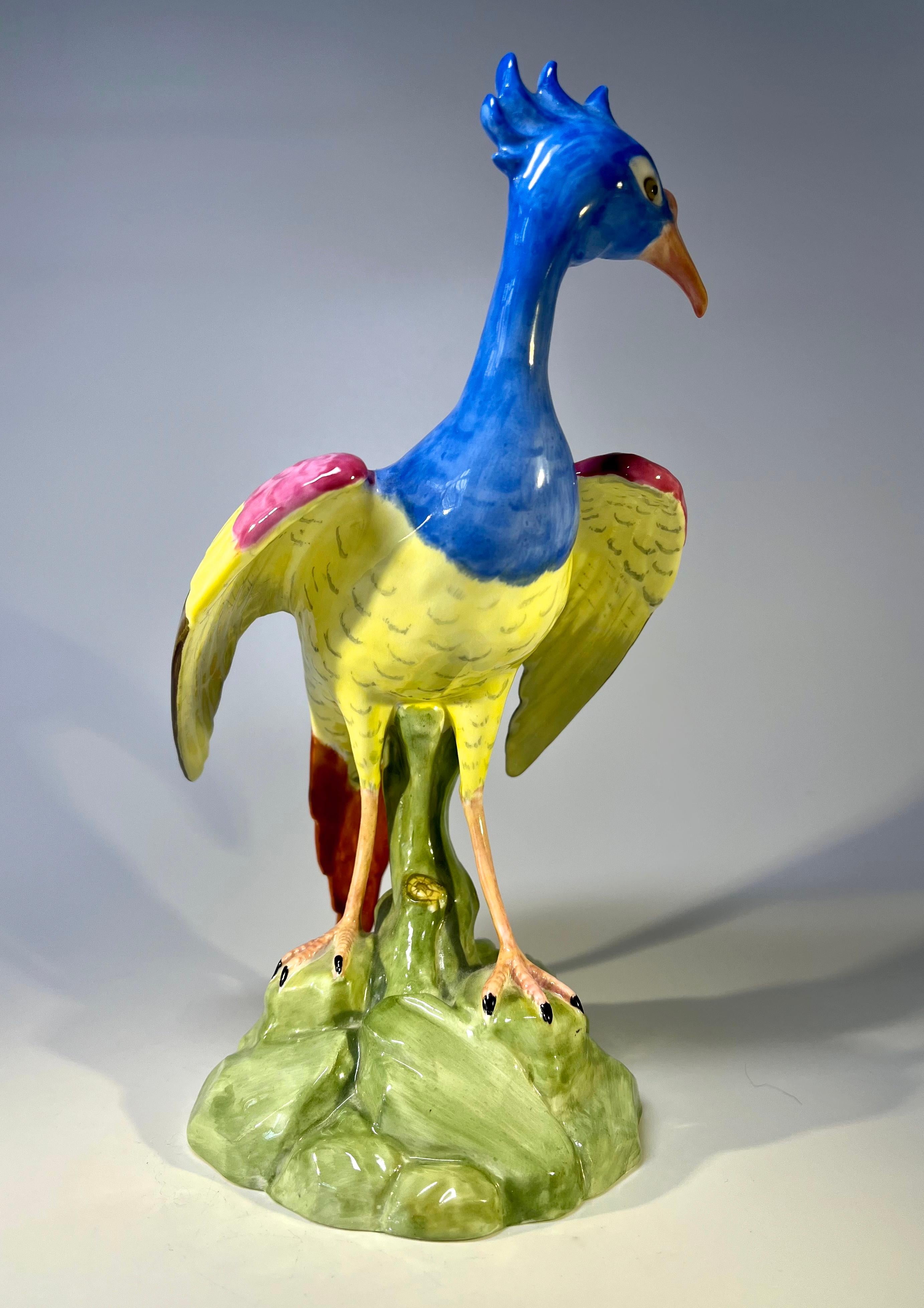 Vernissé Spectaculaire figurine en porcelaine Copeland Spode Chelsea Fantasy Bird Bone datant d'environ 1915 à 1920 en vente