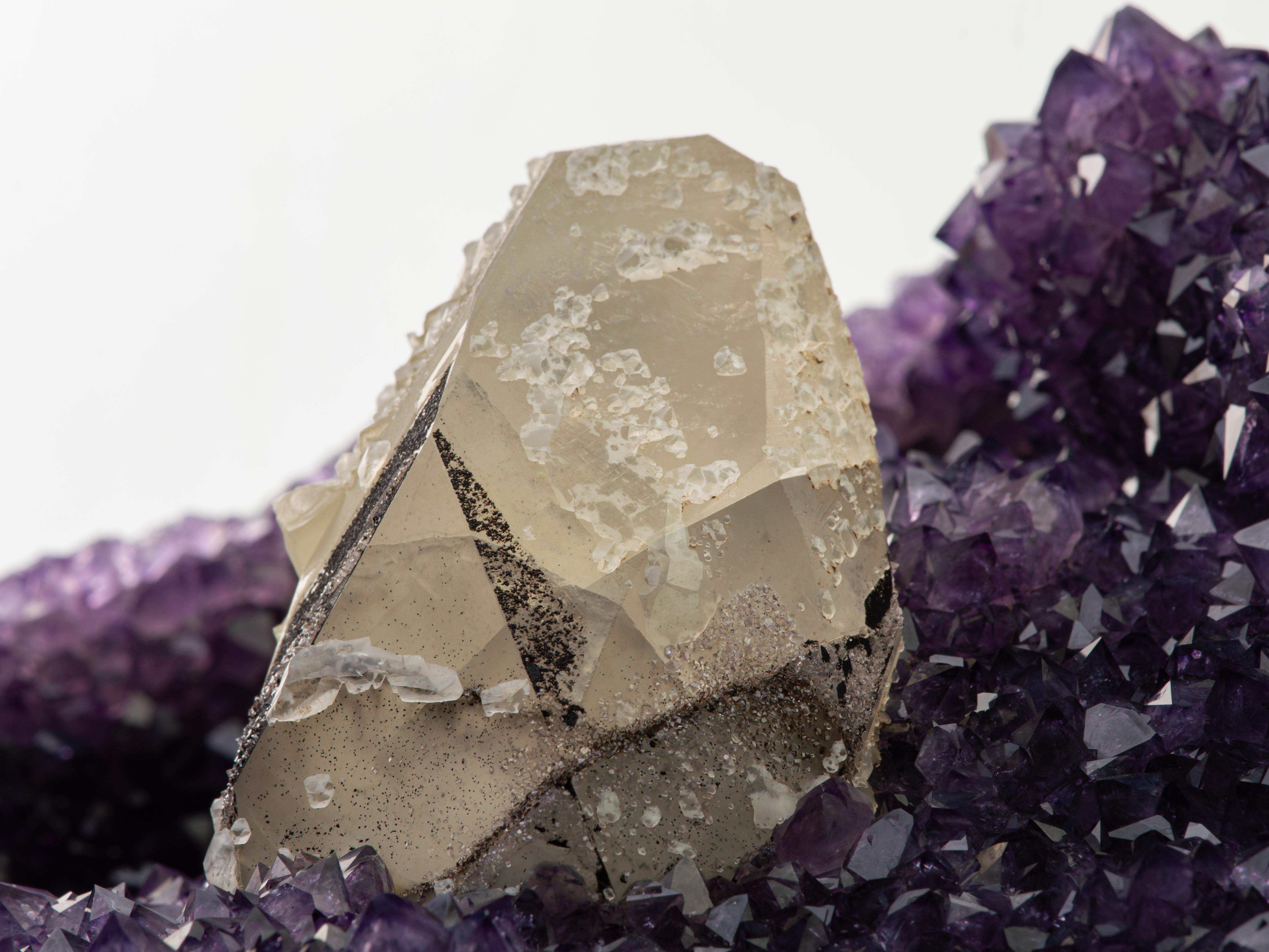 Amethyst calcite and black epitaxial goethite - a rare stone formation In Excellent Condition For Sale In London, GB