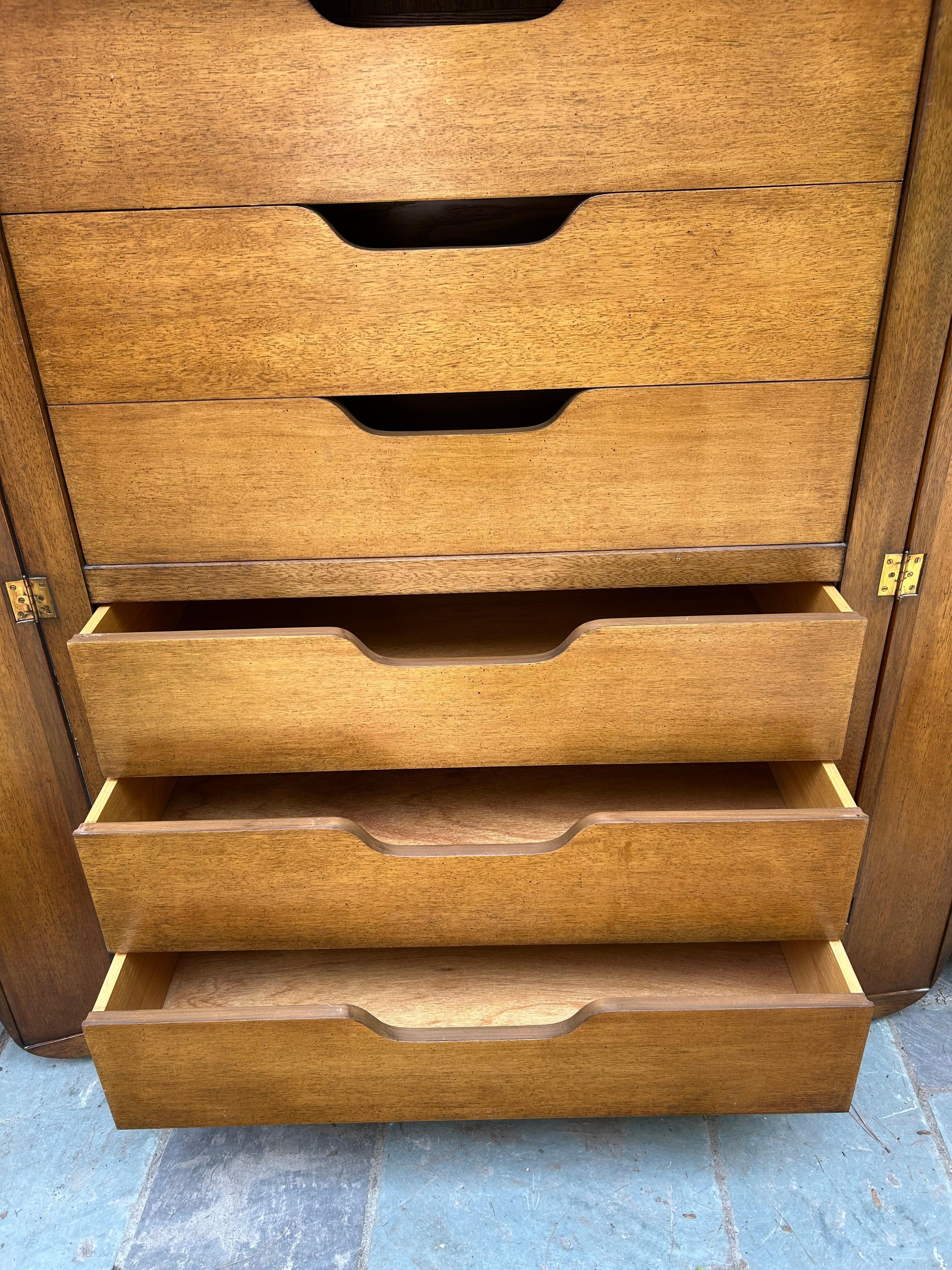 Spectacular Daniel Jones Inc. Spanish Revival Tall Dresser Mid-Century Modern en venta 7