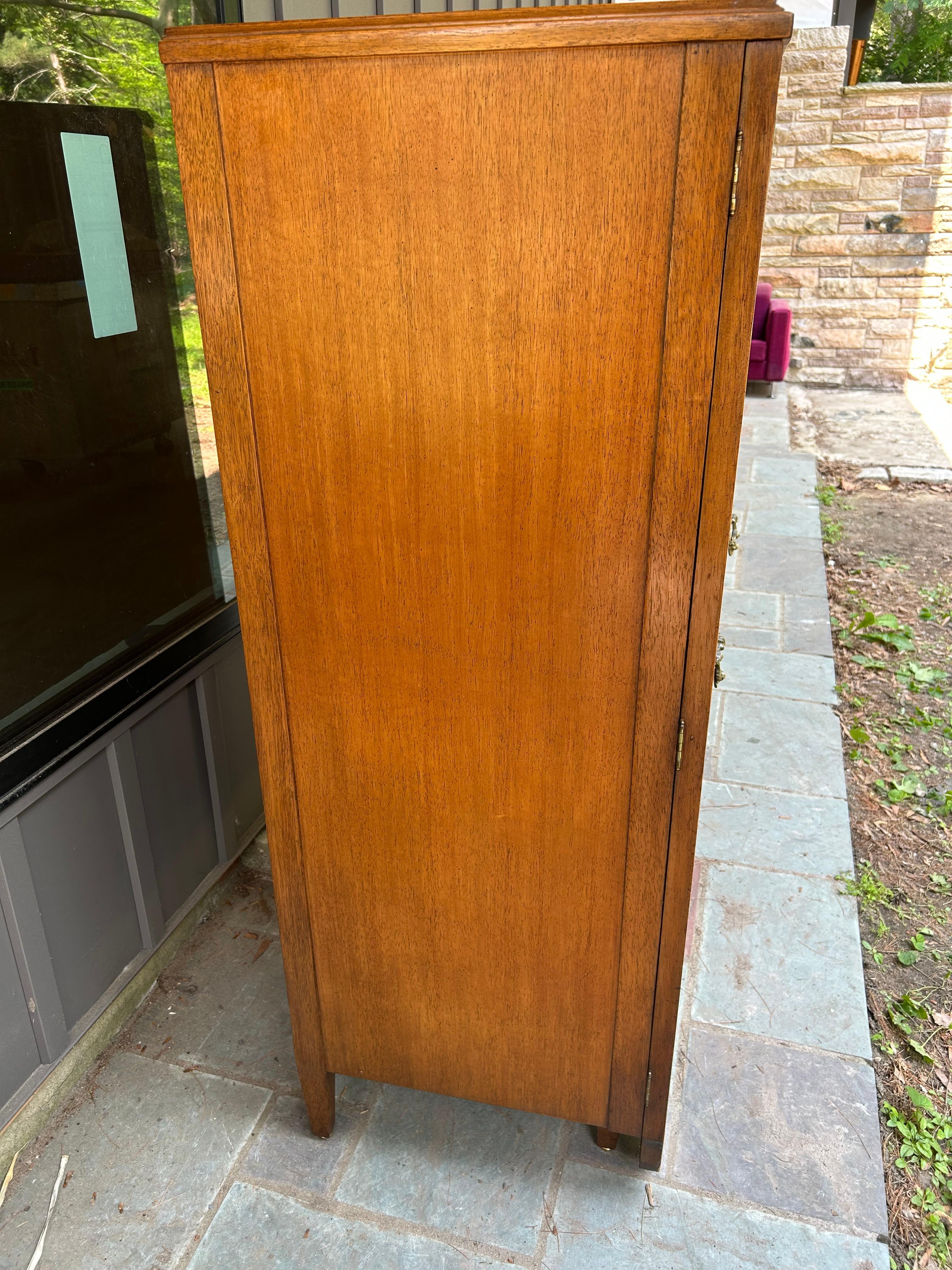 Spectacular Daniel Jones Inc. Spanish Revival Tall Dresser Mid-Century Modern en venta 10