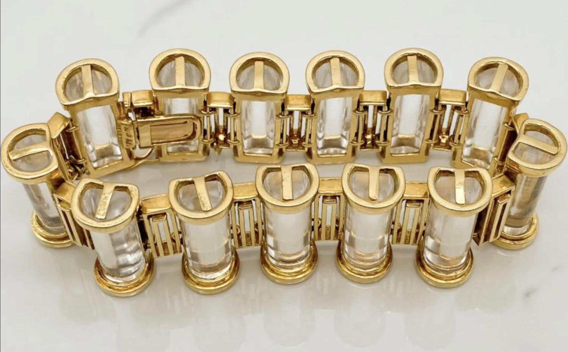 Taille demi-lune Spectaculaire bracelet de designer Lalaounis en or 18 carats avec 13 colonnes de quartz clair en vente