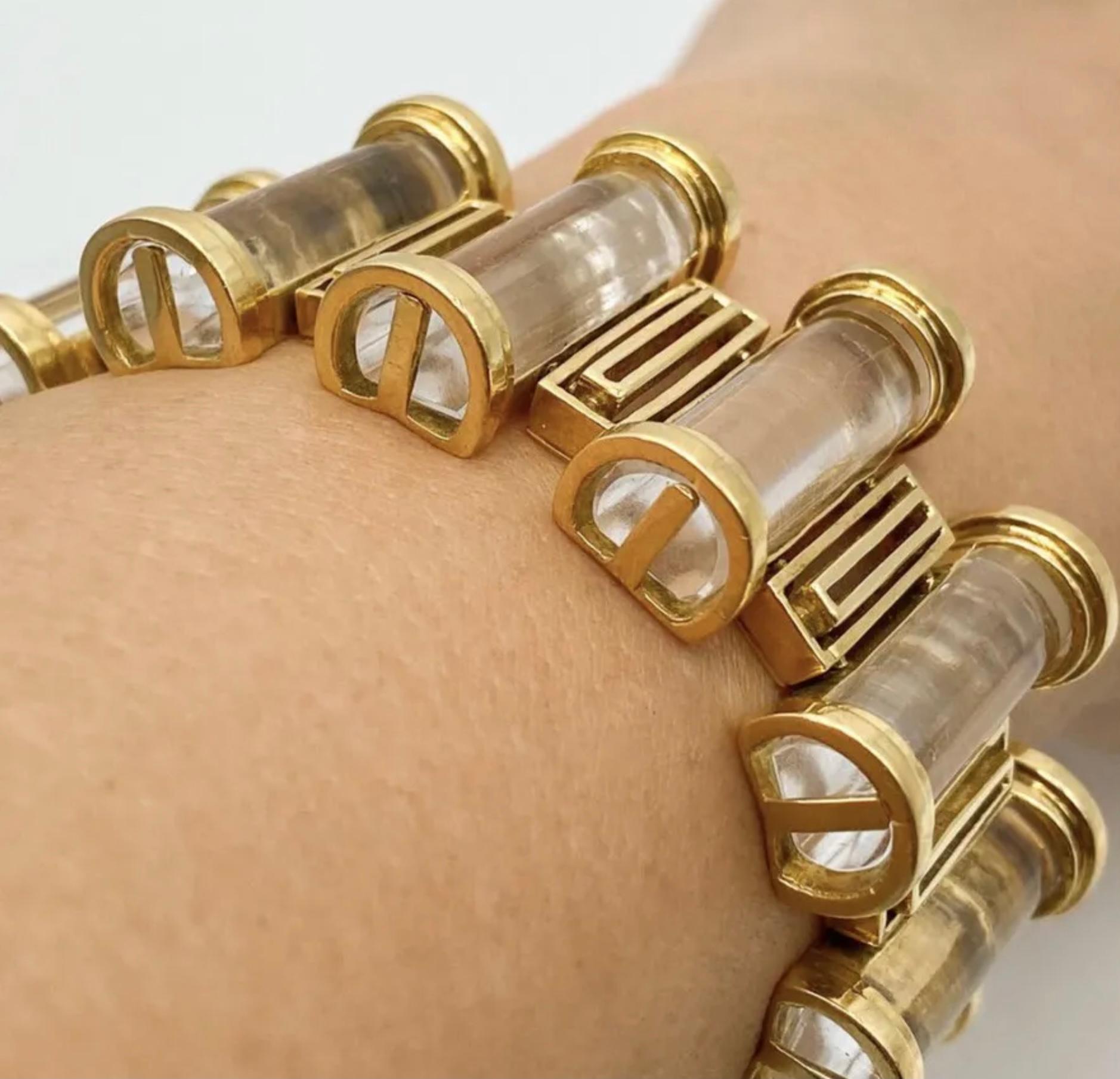 Spectaculaire bracelet de designer Lalaounis en or 18 carats avec 13 colonnes de quartz clair Bon état - En vente à Perry, FL