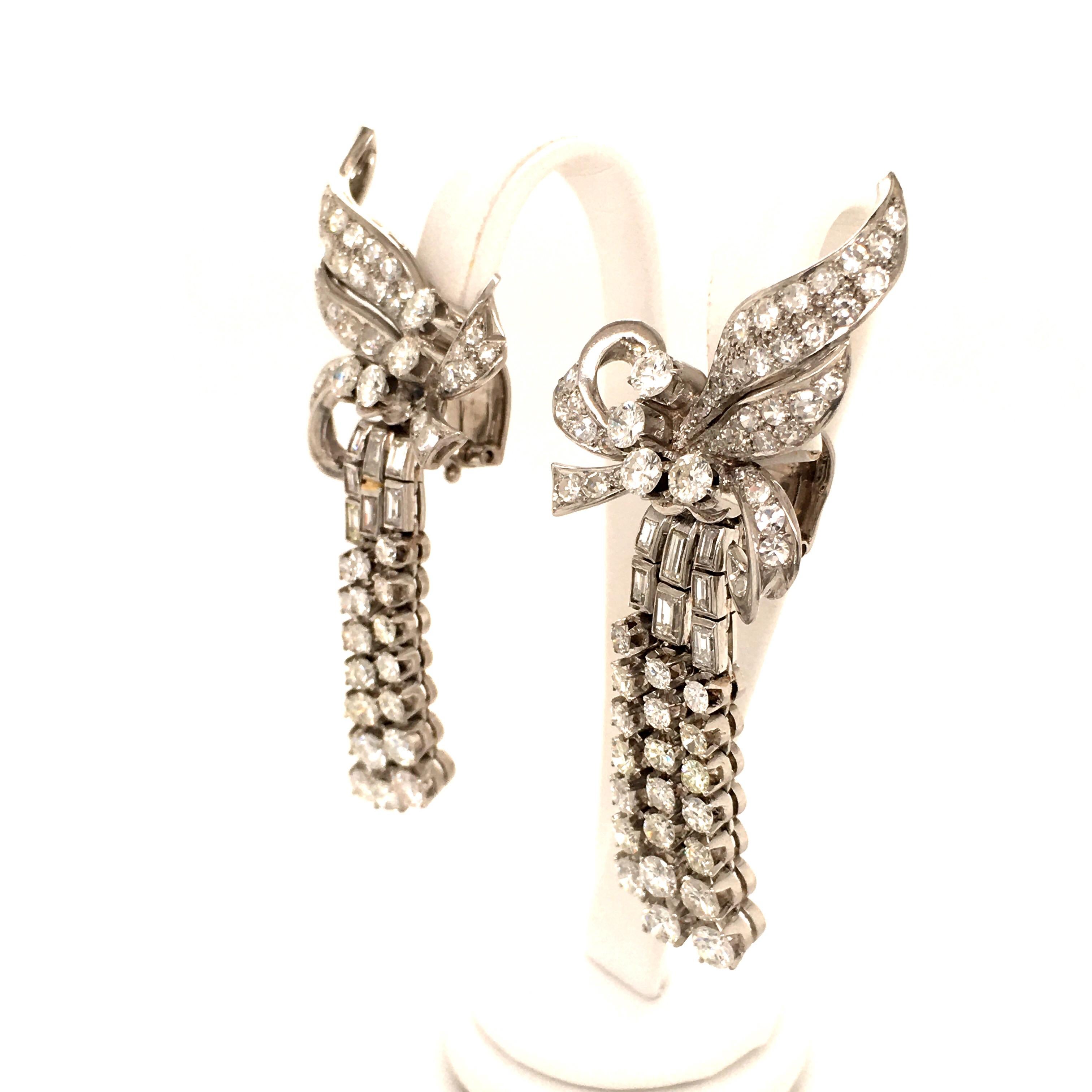 Spectacular Diamond Earclips in 14 Karat White Gold and Platinum In Good Condition In Lucerne, CH
