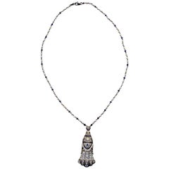 Spectaculaire collier de diamants:: saphirs et perles en platine