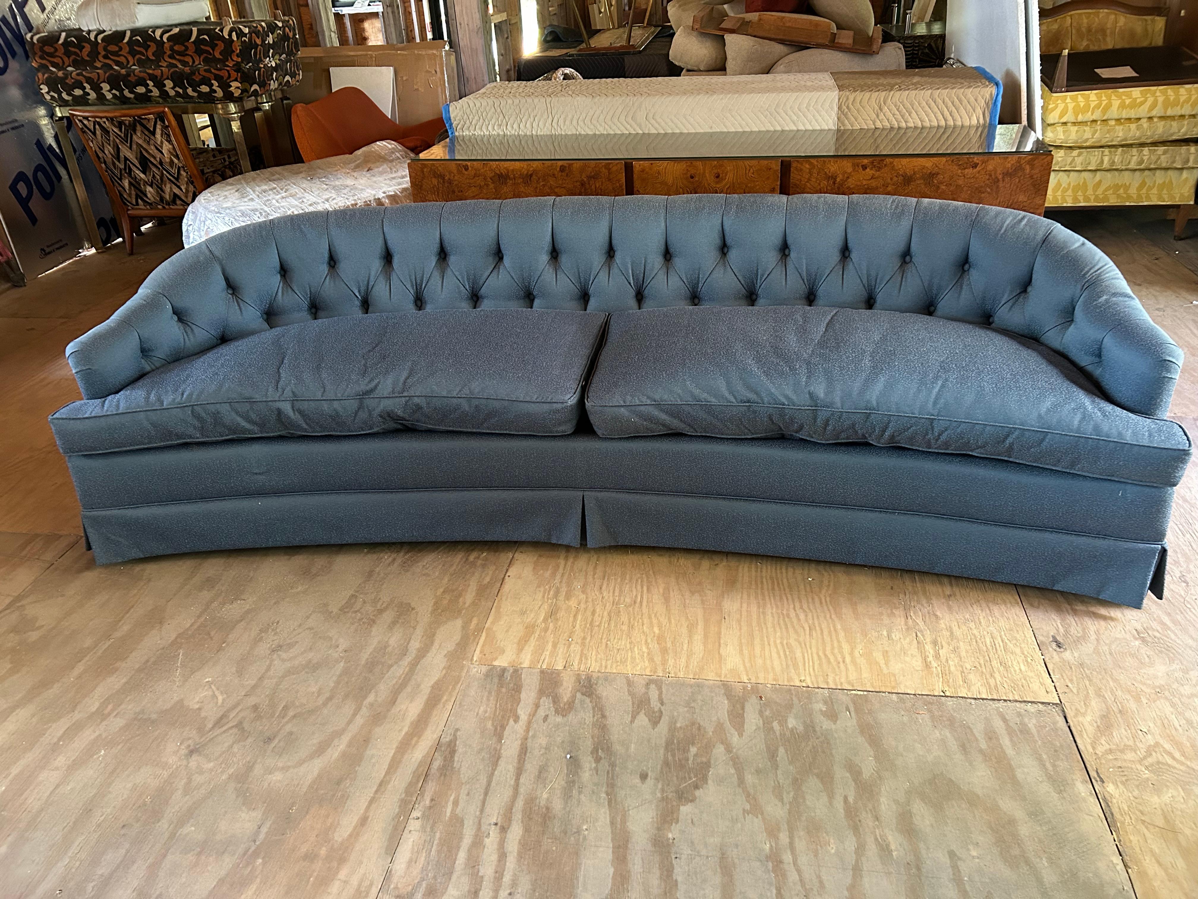 Spectacular Dorothy Draper style Curved Tufted Sofa Hollywood Regency In Good Condition For Sale In Pemberton, NJ