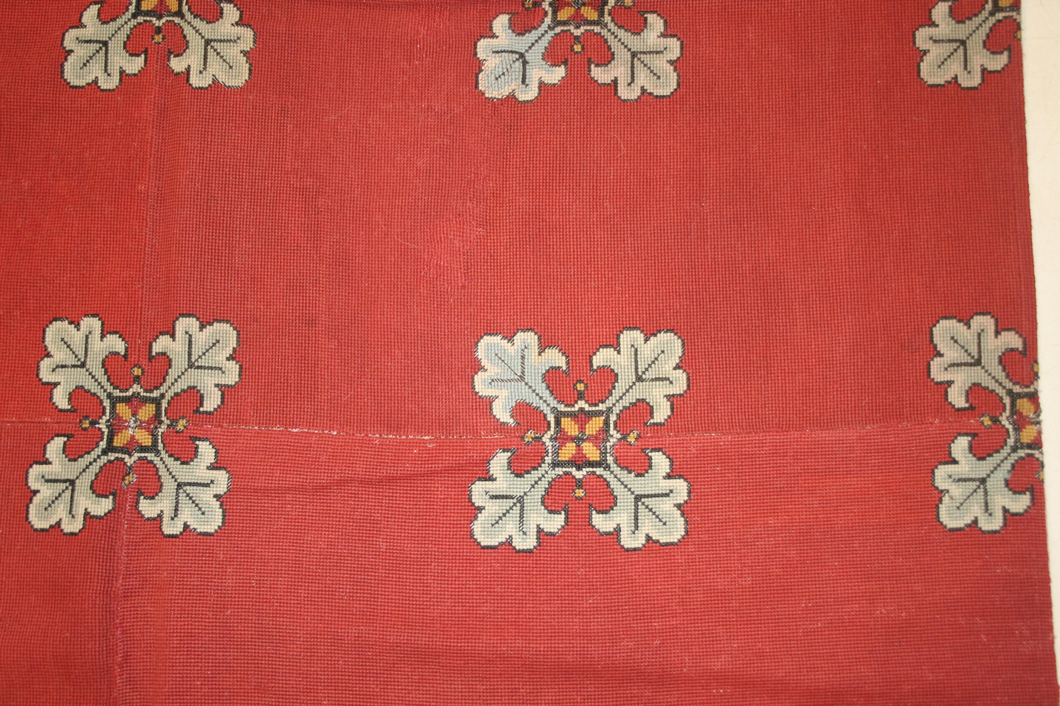 Spektakulärer englischer Pompeji-Teppich aus roter Wolle mit Gobelinstickerei (Viktorianisch) im Angebot