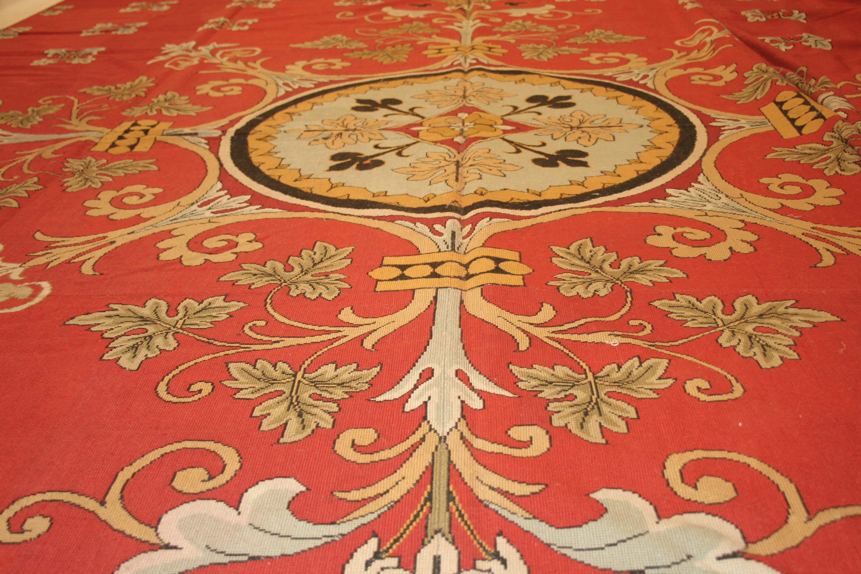 Spectacular English Pompeian Red Needlepoint Wool Rug In Good Condition For Sale In Milan, IT