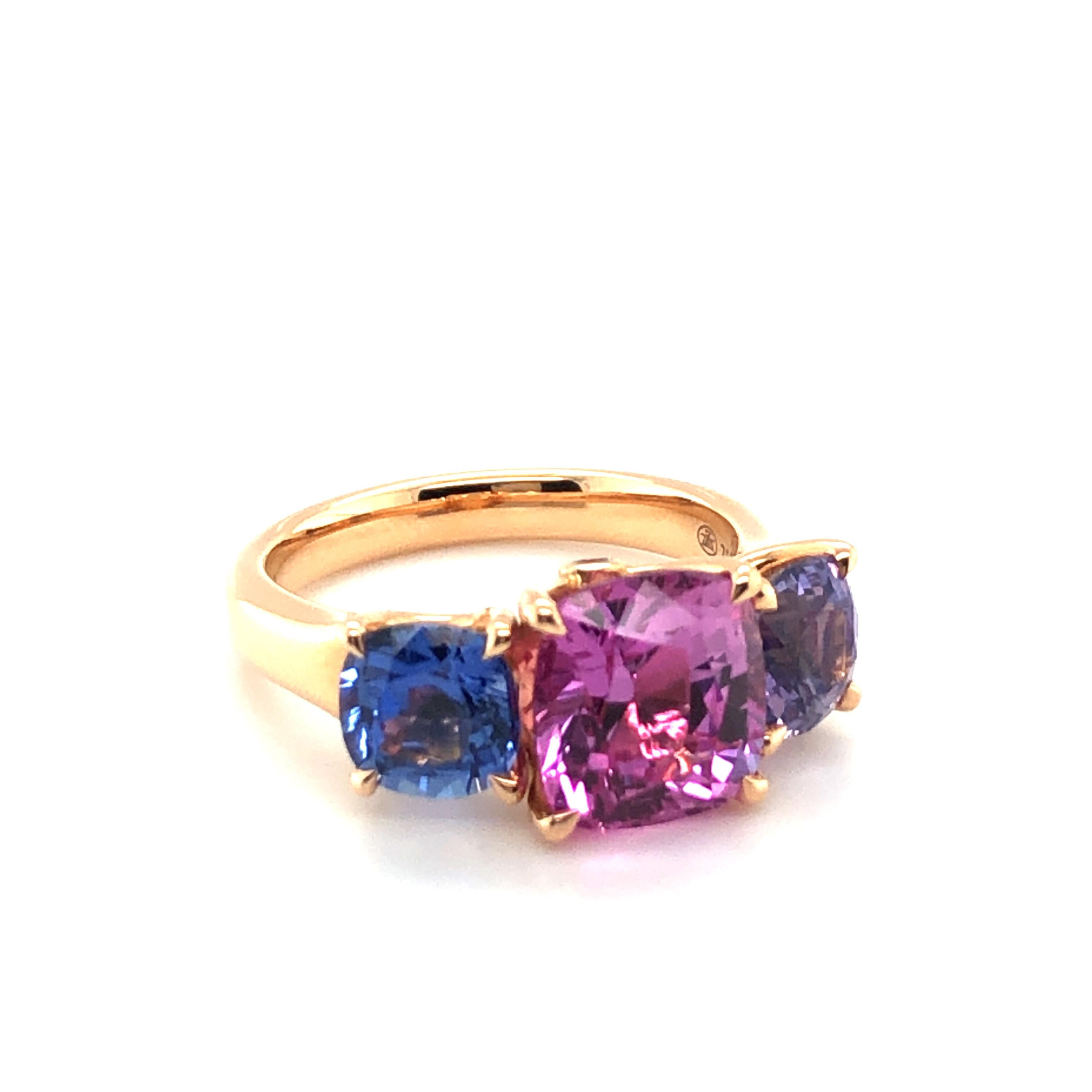 Spectacular Fancy Sapphire Trilogy Ring by Gübelin in 18 Karat Rose Gold For Sale 1