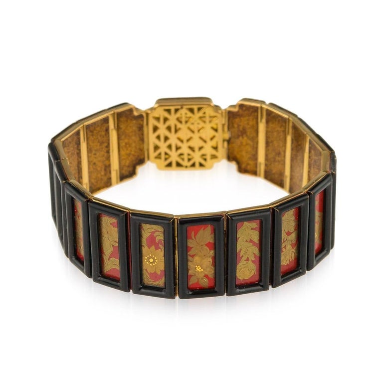 Spectacular French 18 Karat Gold and Japanese Lacquer Bracelet In Good Condition For Sale In London, London