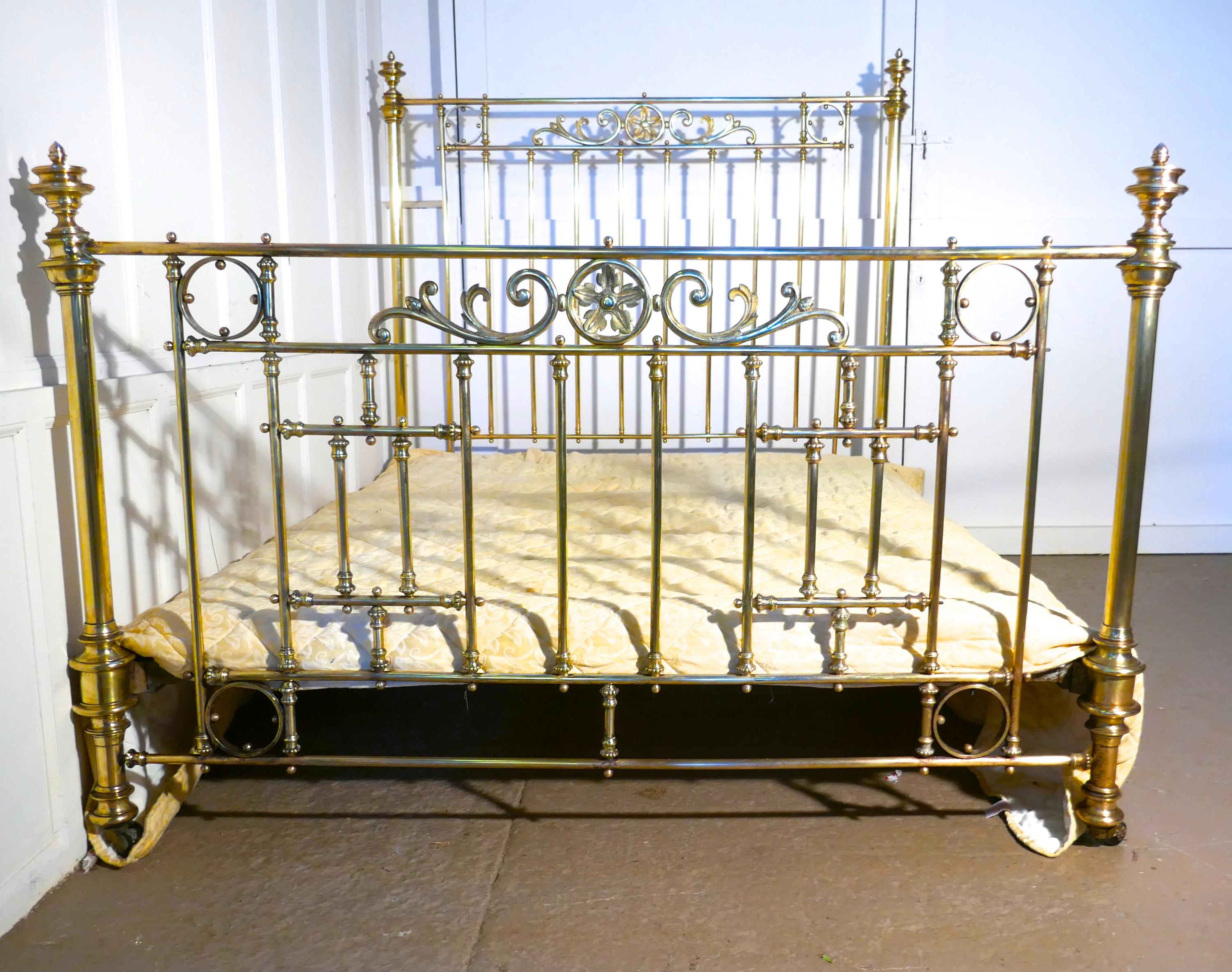 Spectacular French Art Nouveau Brass King-Size Bed In Good Condition In Godshill, Isle of Wight