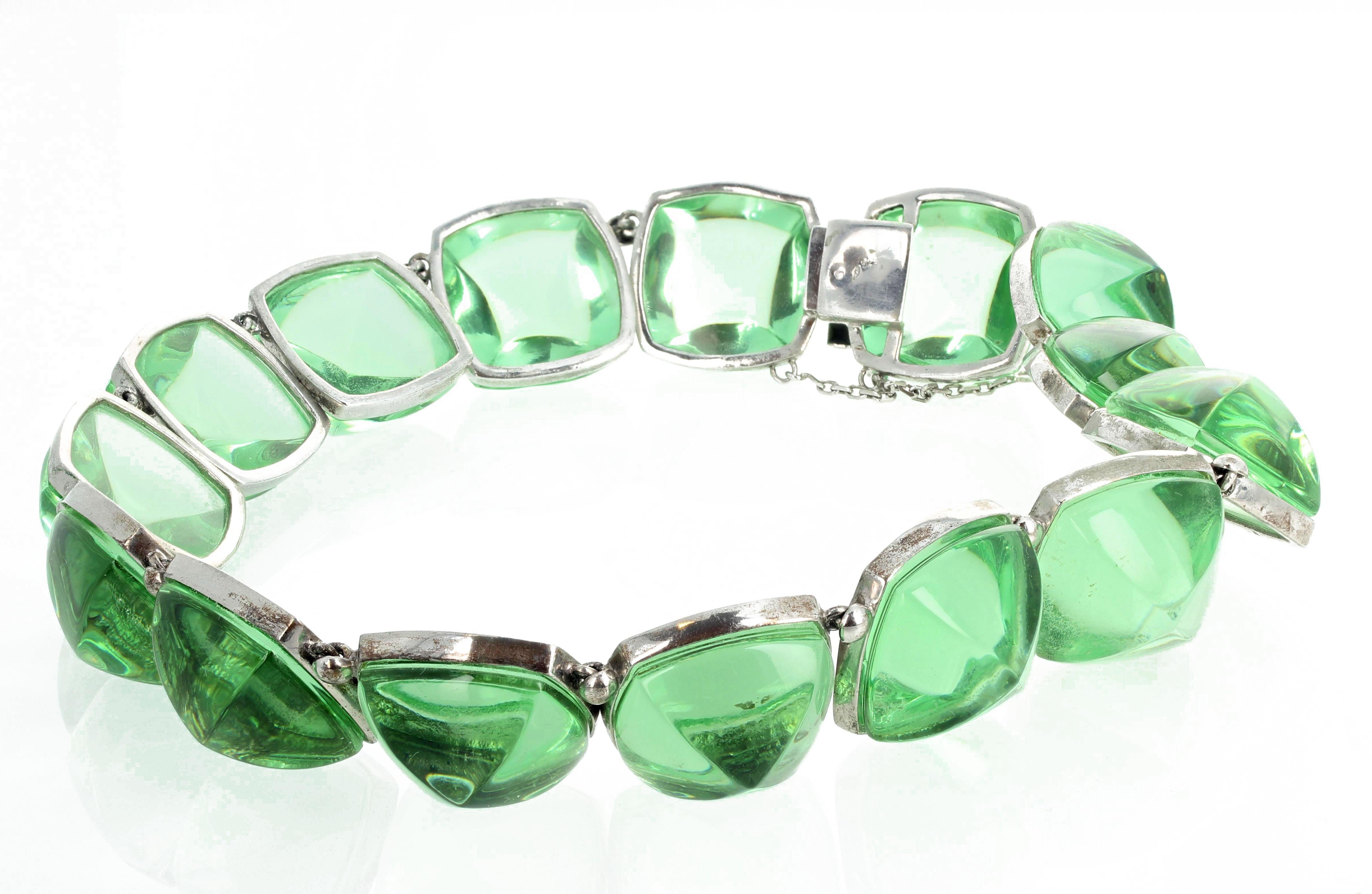 Real Baccarat Spectacular Glittering Elegant Magnificent Green Necklace In Excellent Condition In Raleigh, NC