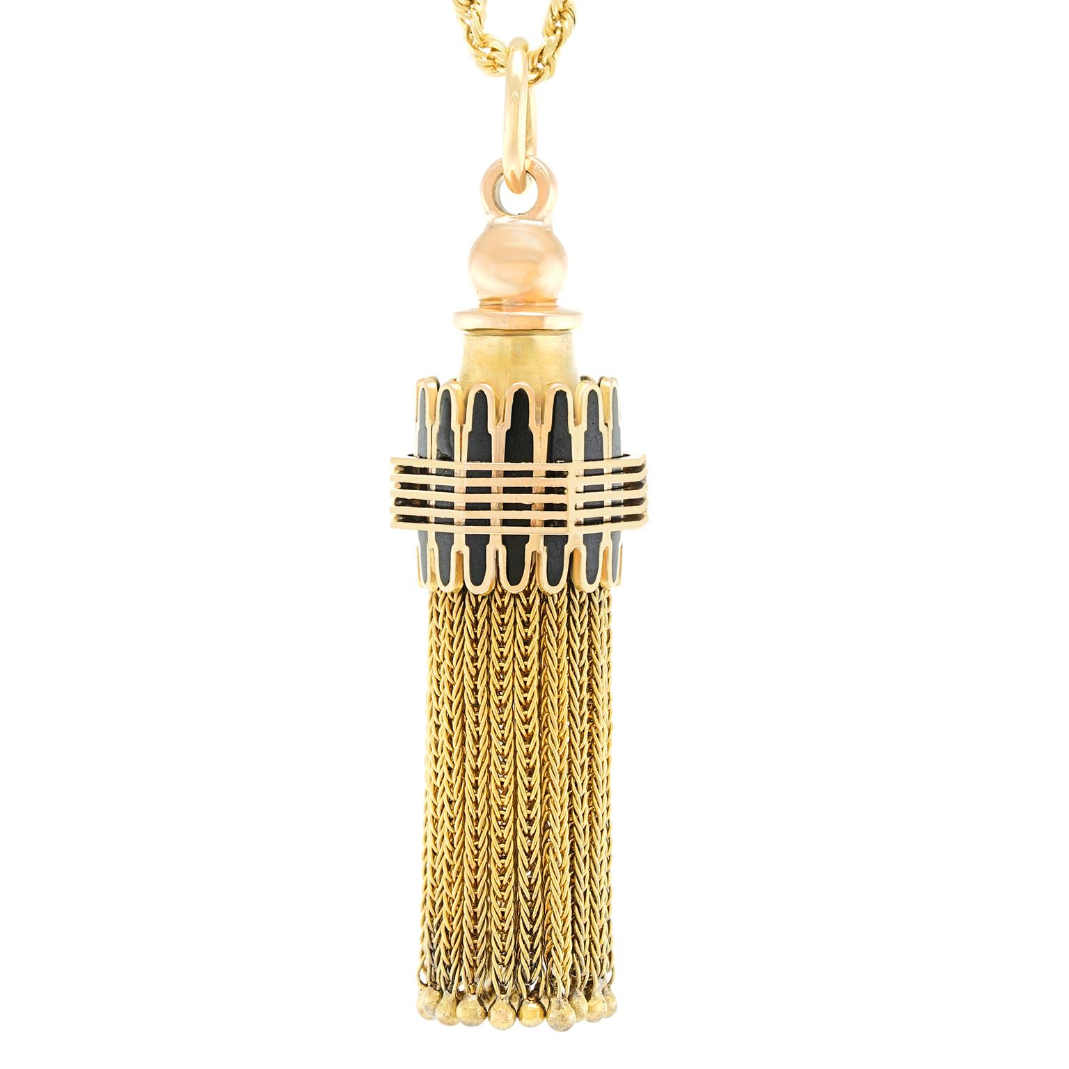 Spectacular Gold Tassel Pendant For Sale 1