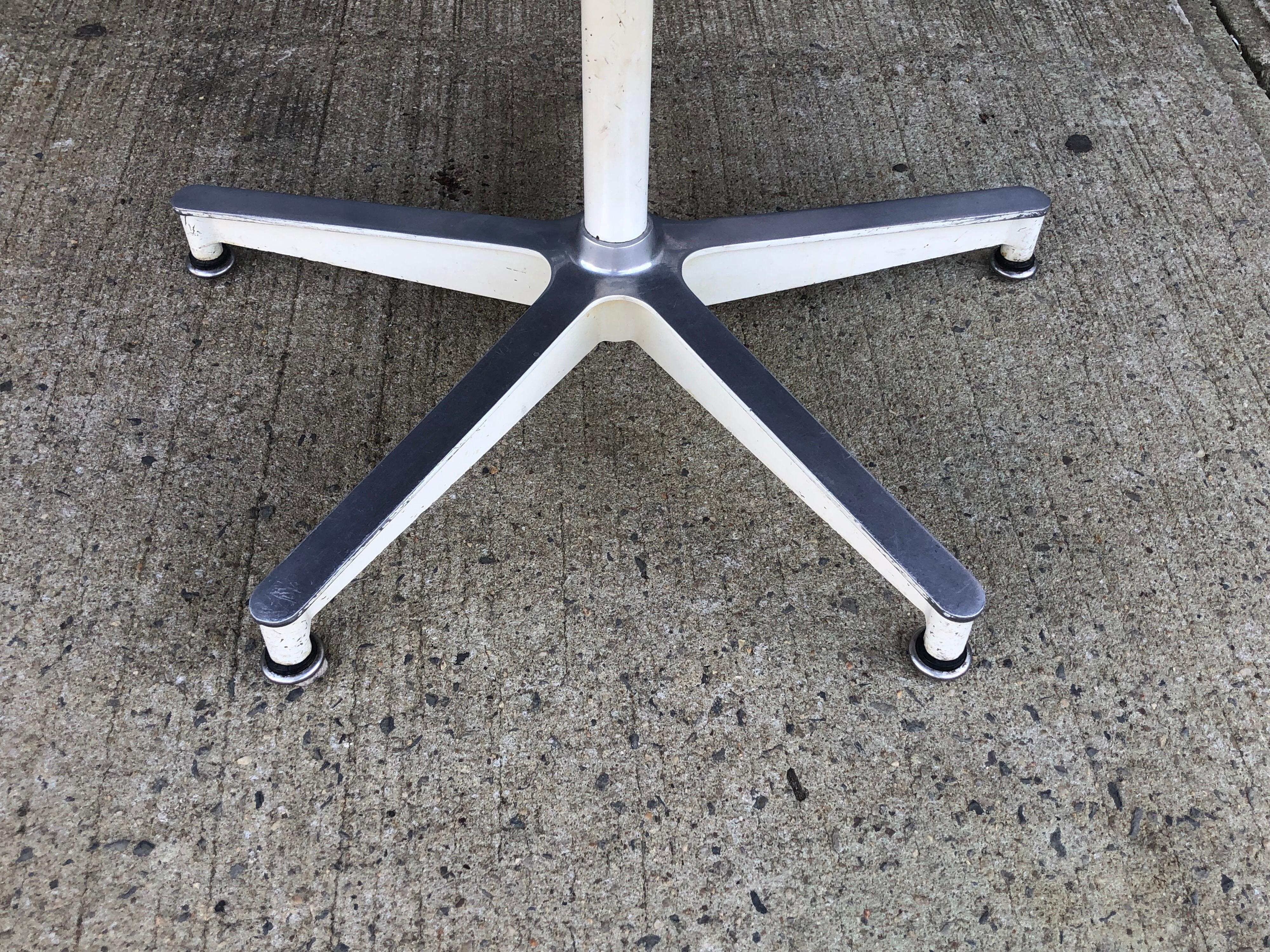 Mid-Century Modern Early Herman Miller Eames 650 Dining Table with Rare White Base For Sale