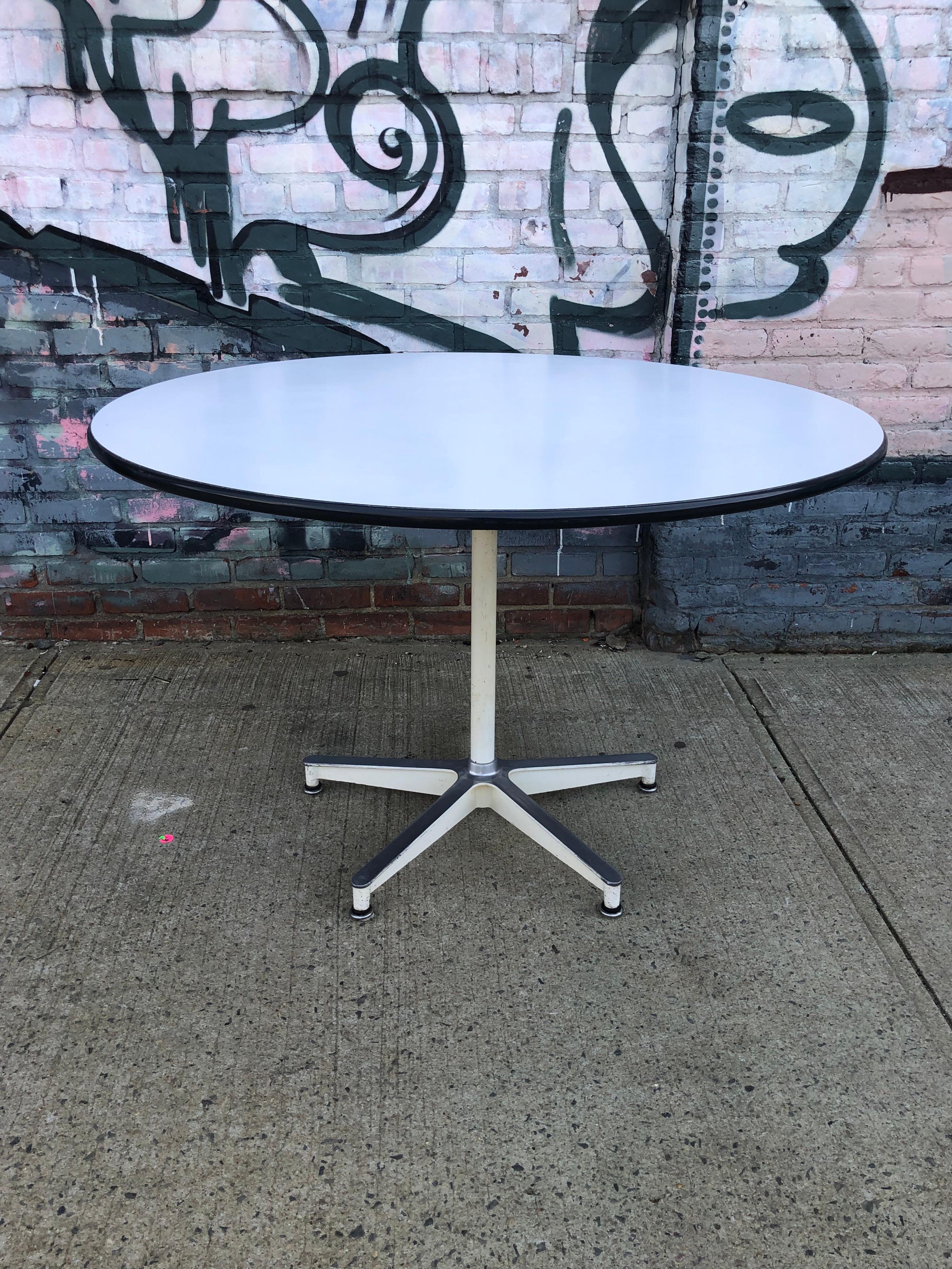 American Early Herman Miller Eames 650 Dining Table with Rare White Base For Sale