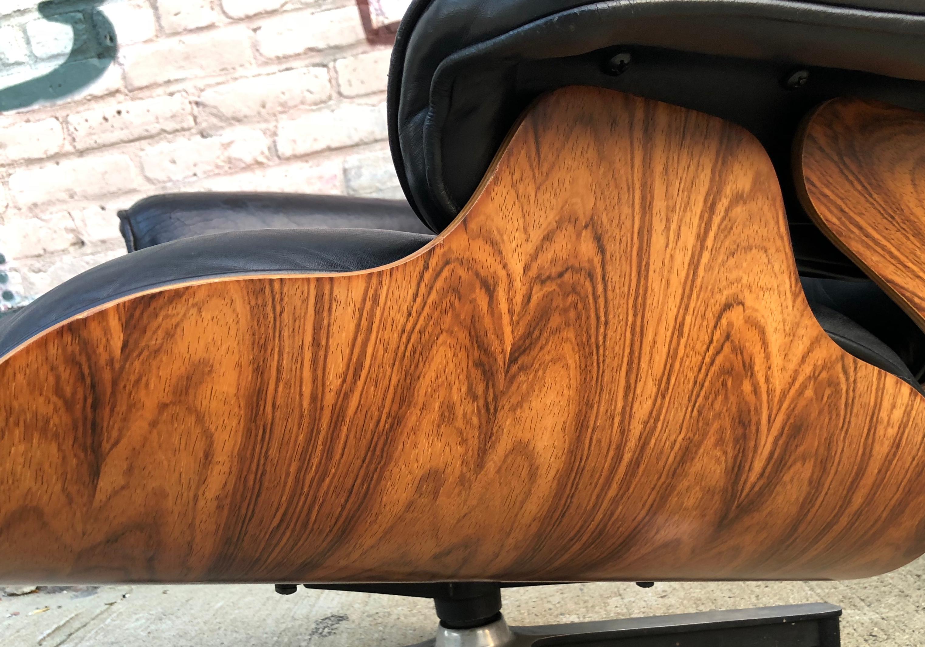 Spectacular Herman Miller Eames Lounge Chair and Ottoman In Good Condition In Brooklyn, NY