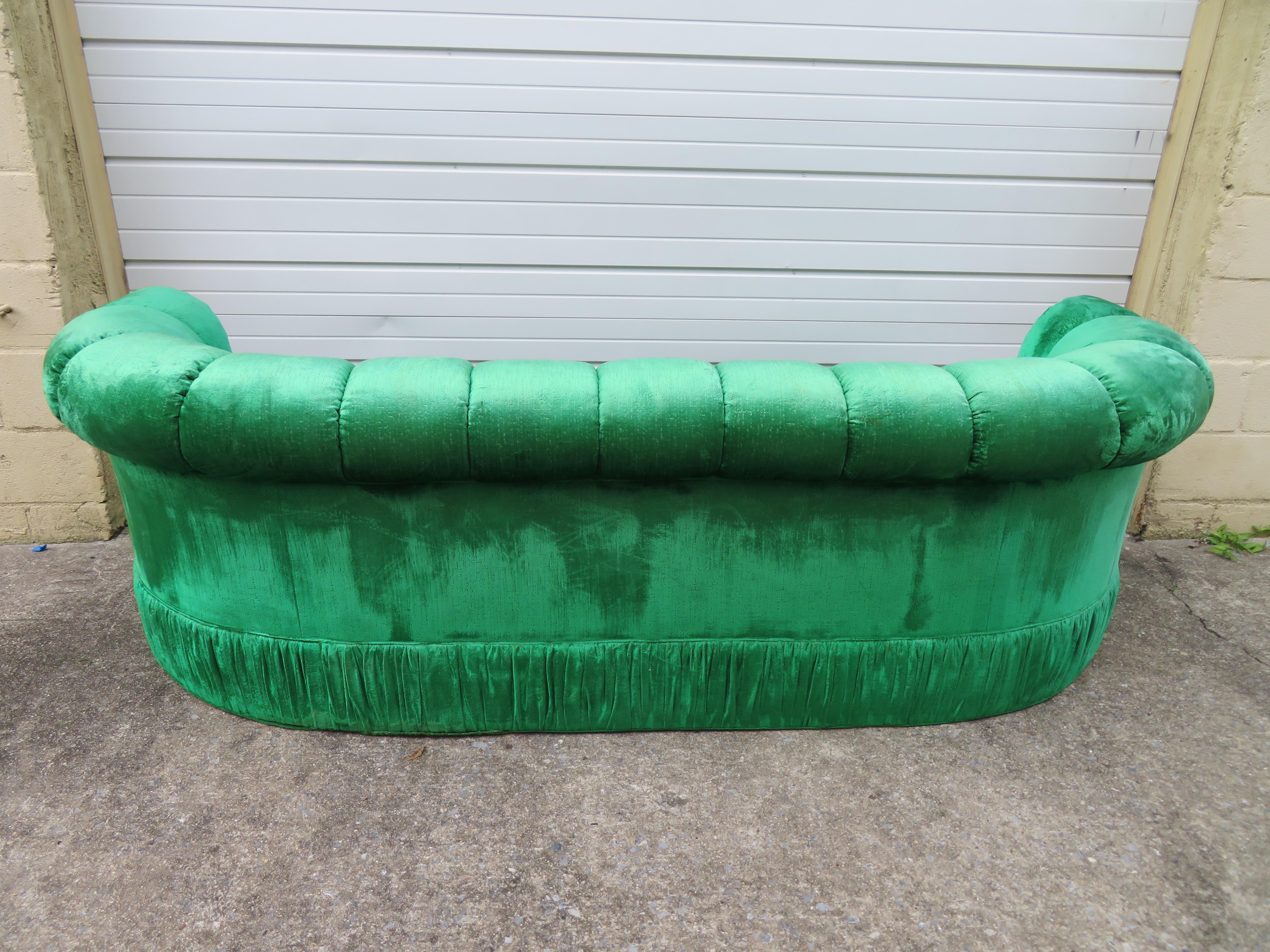 Spectacular Hollywood Regency Tufted Curved Kidney Sofa In Good Condition For Sale In Pemberton, NJ