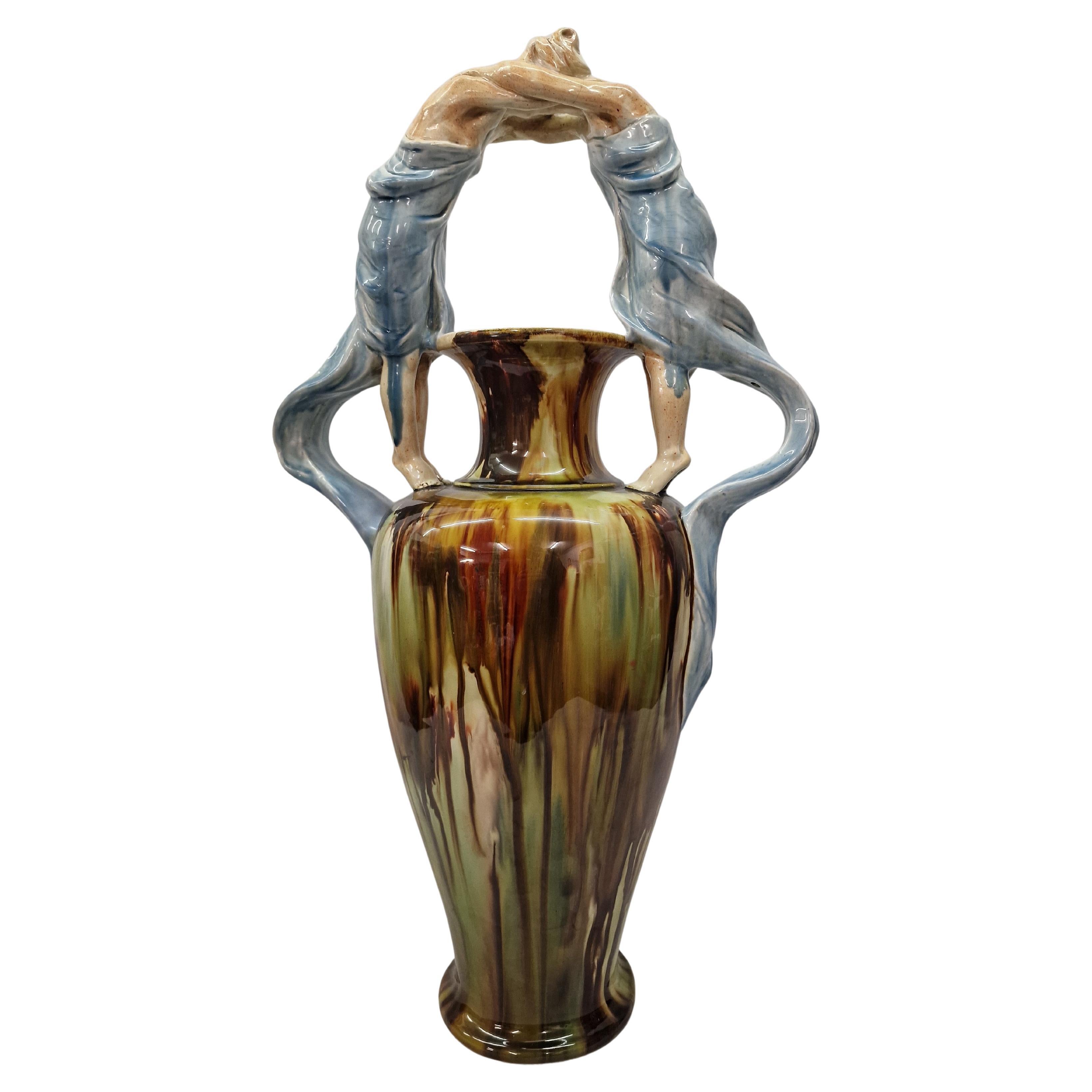 Spettacolare vaso enorme con donne che si abbracciano, ceramica a smalto Jugendstil Art Nouveau