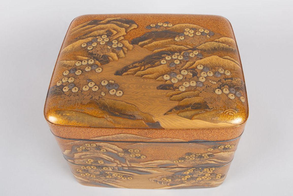 Spectacular Incense Box, Hills and River, Gold and Silver Chrysanthemums In Good Condition In Hudson, NY