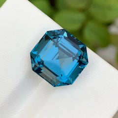 Spectacular Intense London Blue Topaz Stone 14.70 Carats Topaz Jewellery