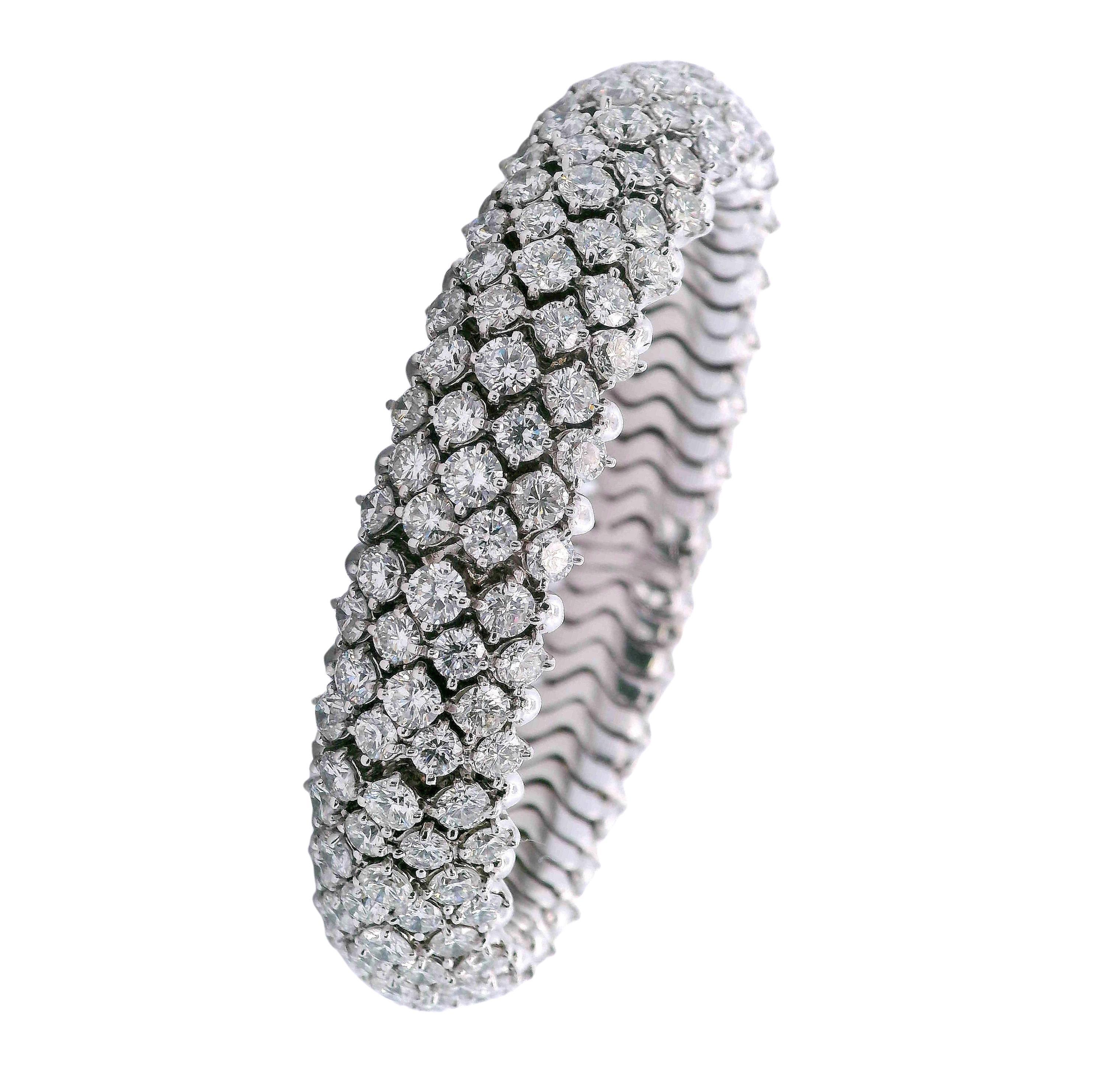 Spectacular Italian 18kt white Gold Bracelet with 27.84 Cts in Diamonds