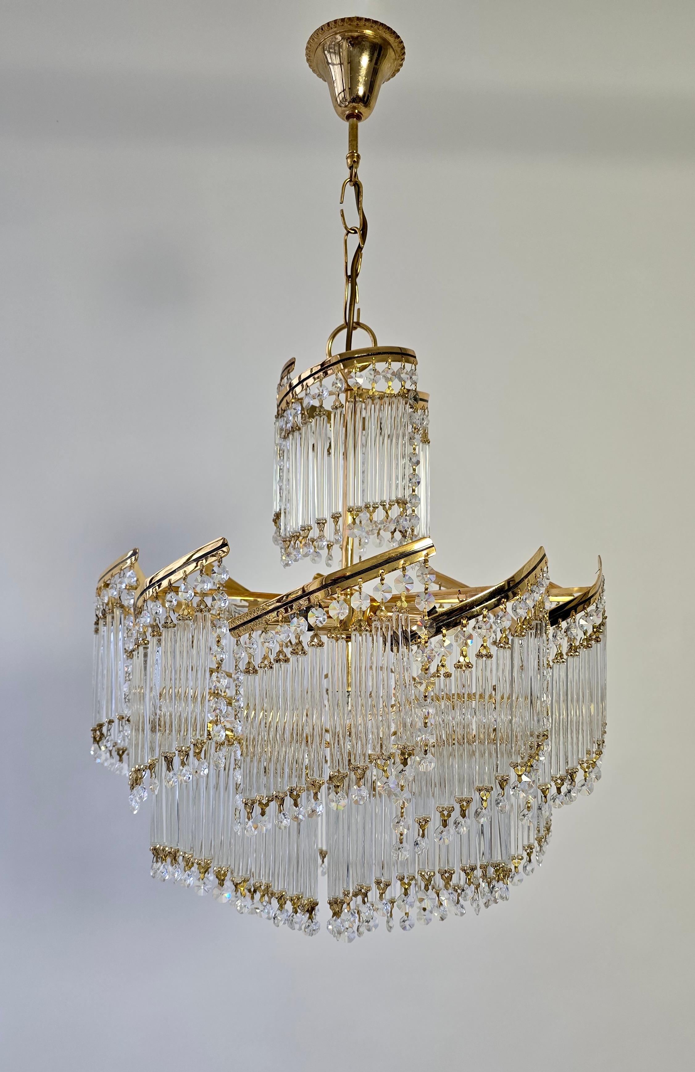 Spectacular Italian Chandelier – Undulating Elegance in Glass and Brass, 1970s For Sale 5