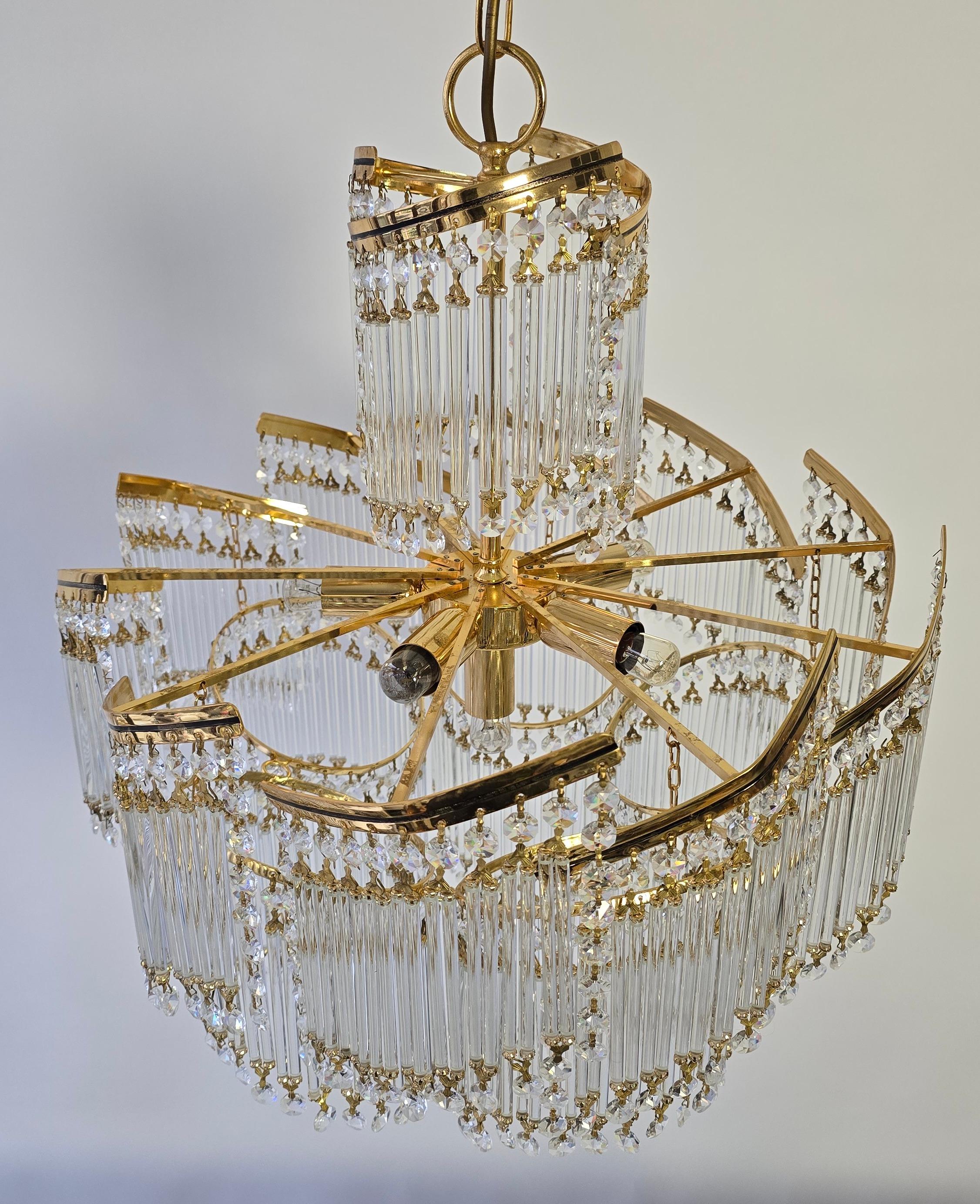 Spectacular Italian Chandelier – Undulating Elegance in Glass and Brass, 1970s For Sale 6