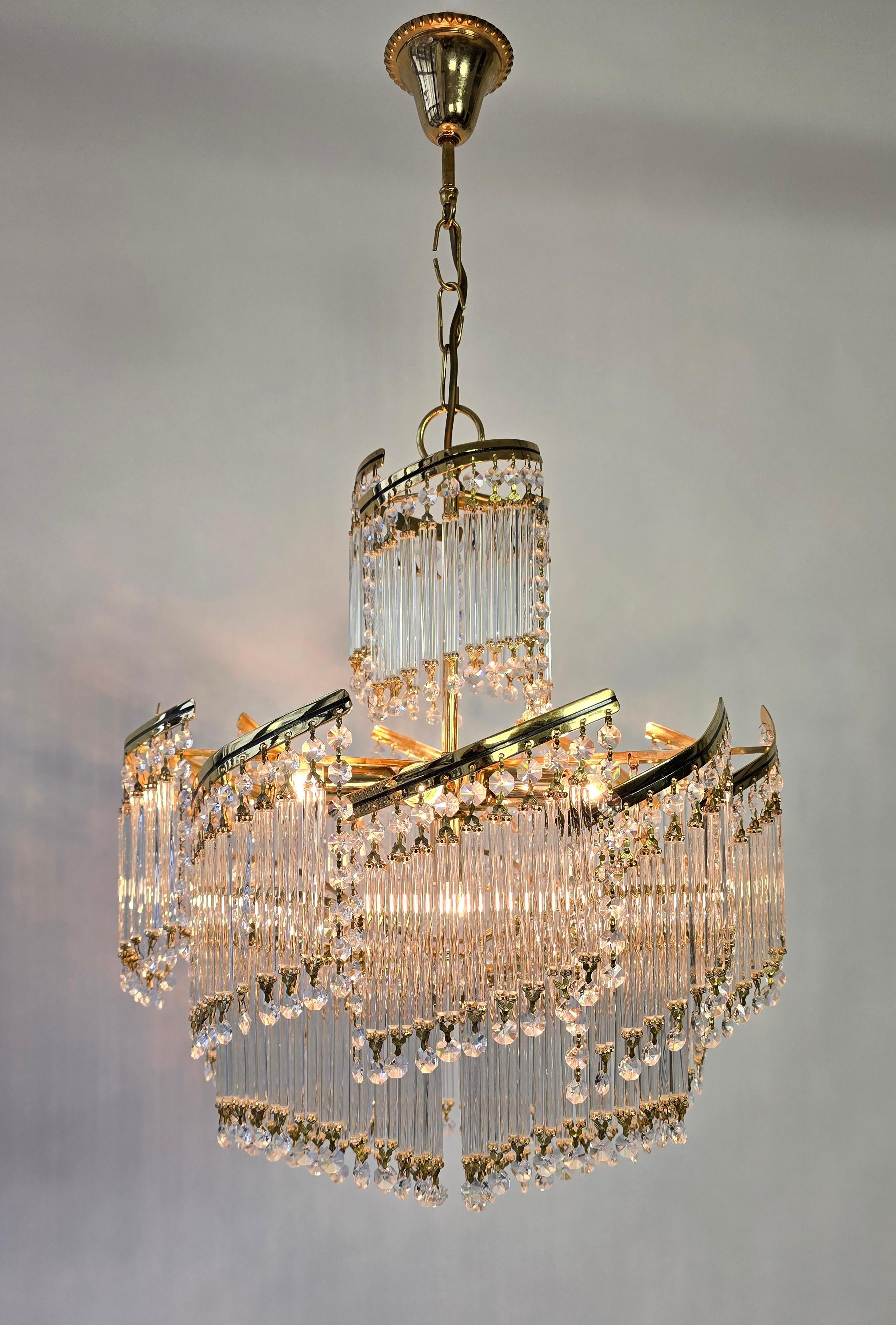 Spectacular Italian Chandelier – Undulating Elegance in Glass and Brass, 1970s For Sale 1