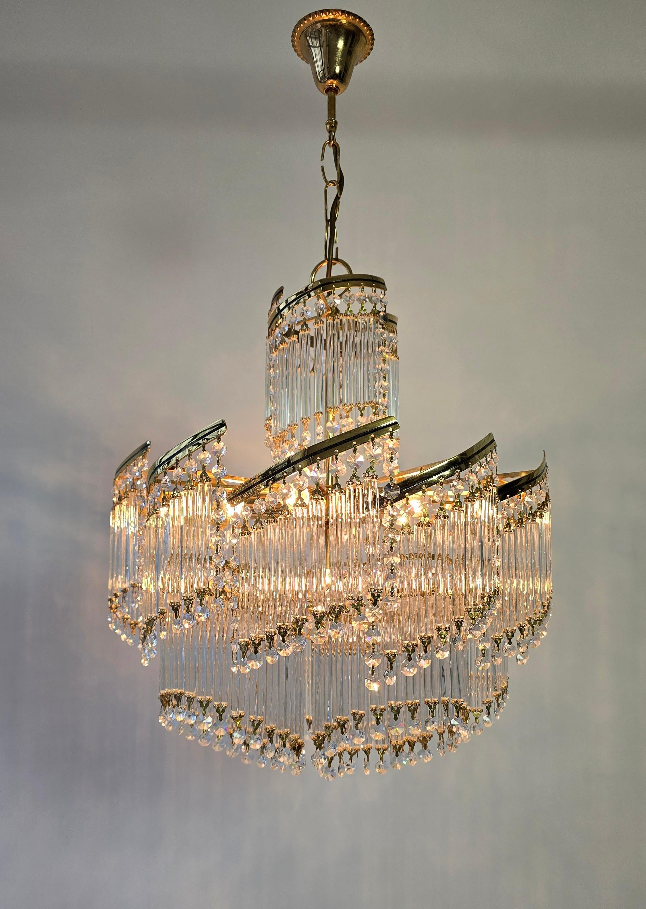 Spectacular Italian Chandelier – Undulating Elegance in Glass and Brass, 1970s For Sale 3