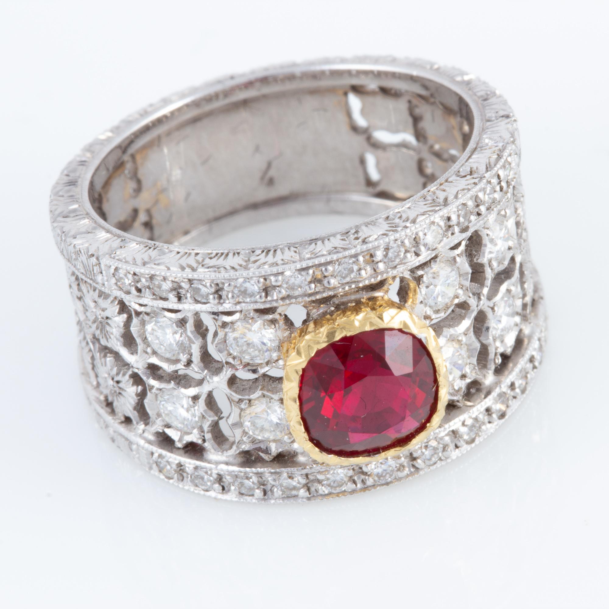 Spectacular Italian Florentine Engraved Ruby and Diamond 18 karat Ring For Sale 2