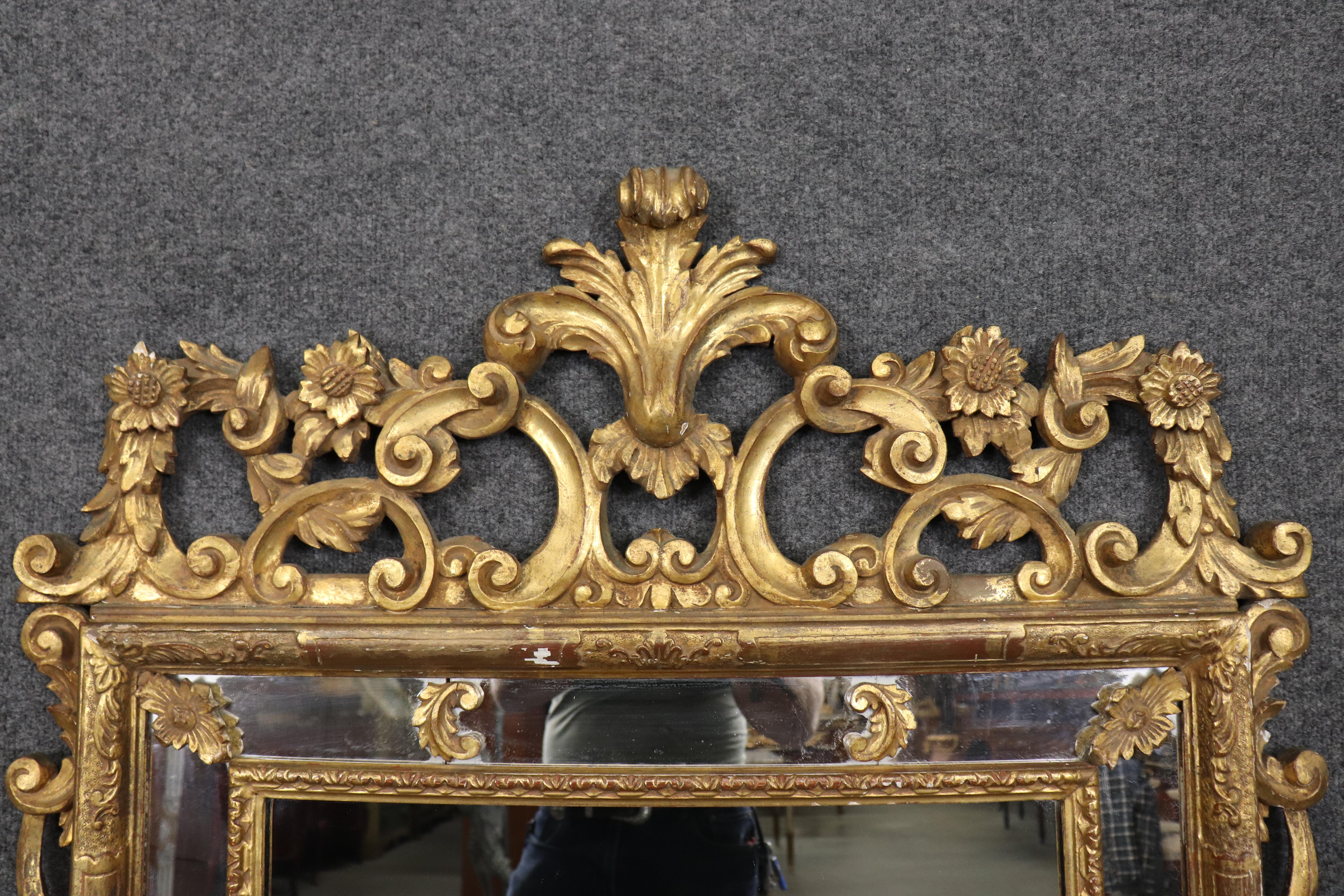 Spektakuläre Italienisch oder Französisch Stil Giltwood geschnitzt Nussbaum groß Wandspiegel (Louis XV.) im Angebot