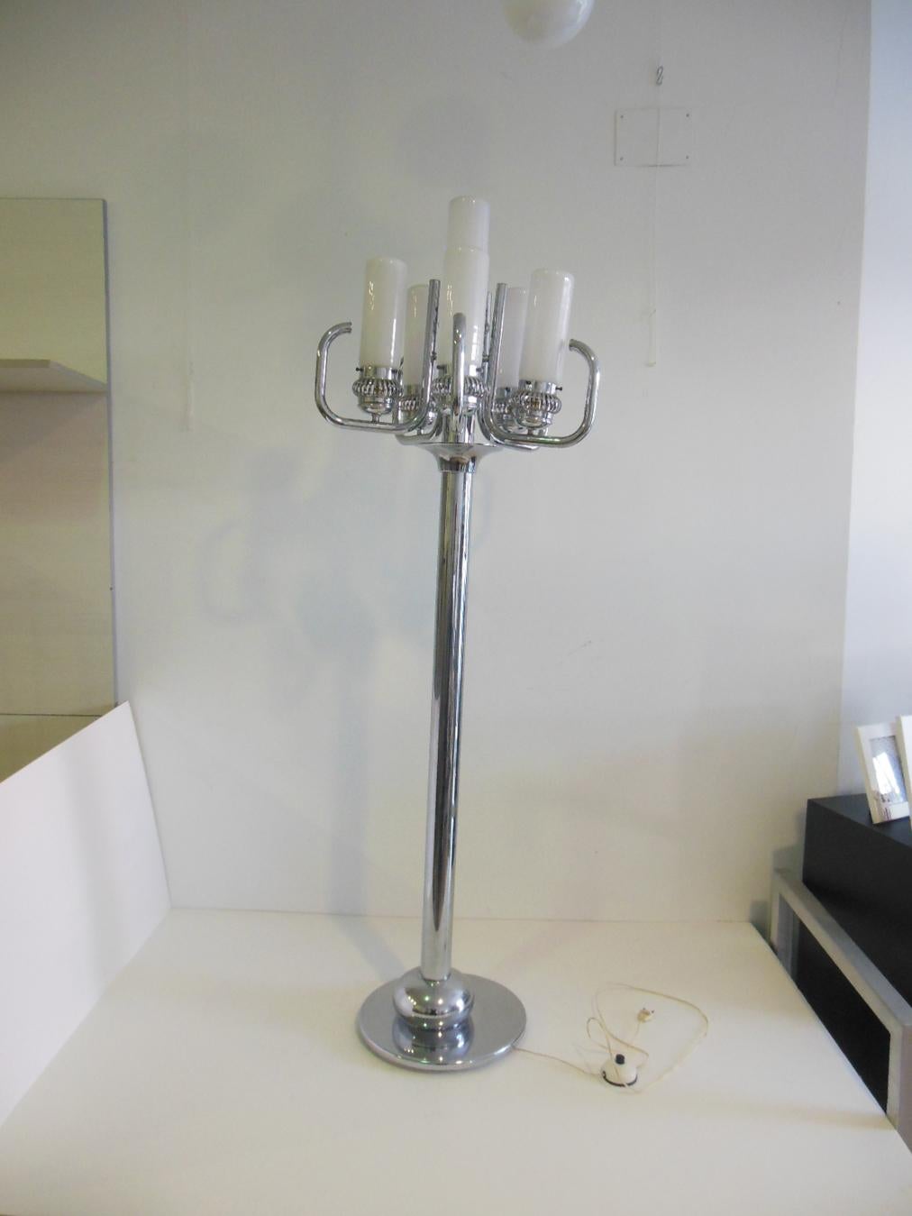 Spectaculaire lampadaire italien de l'ère spatiale  Lustre de Murano  60s-70s en vente 7