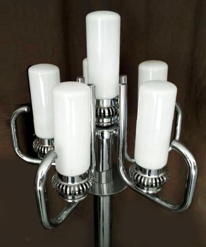 Spectaculaire lampadaire italien de l'ère spatiale  Lustre de Murano  60s-70s en vente 3