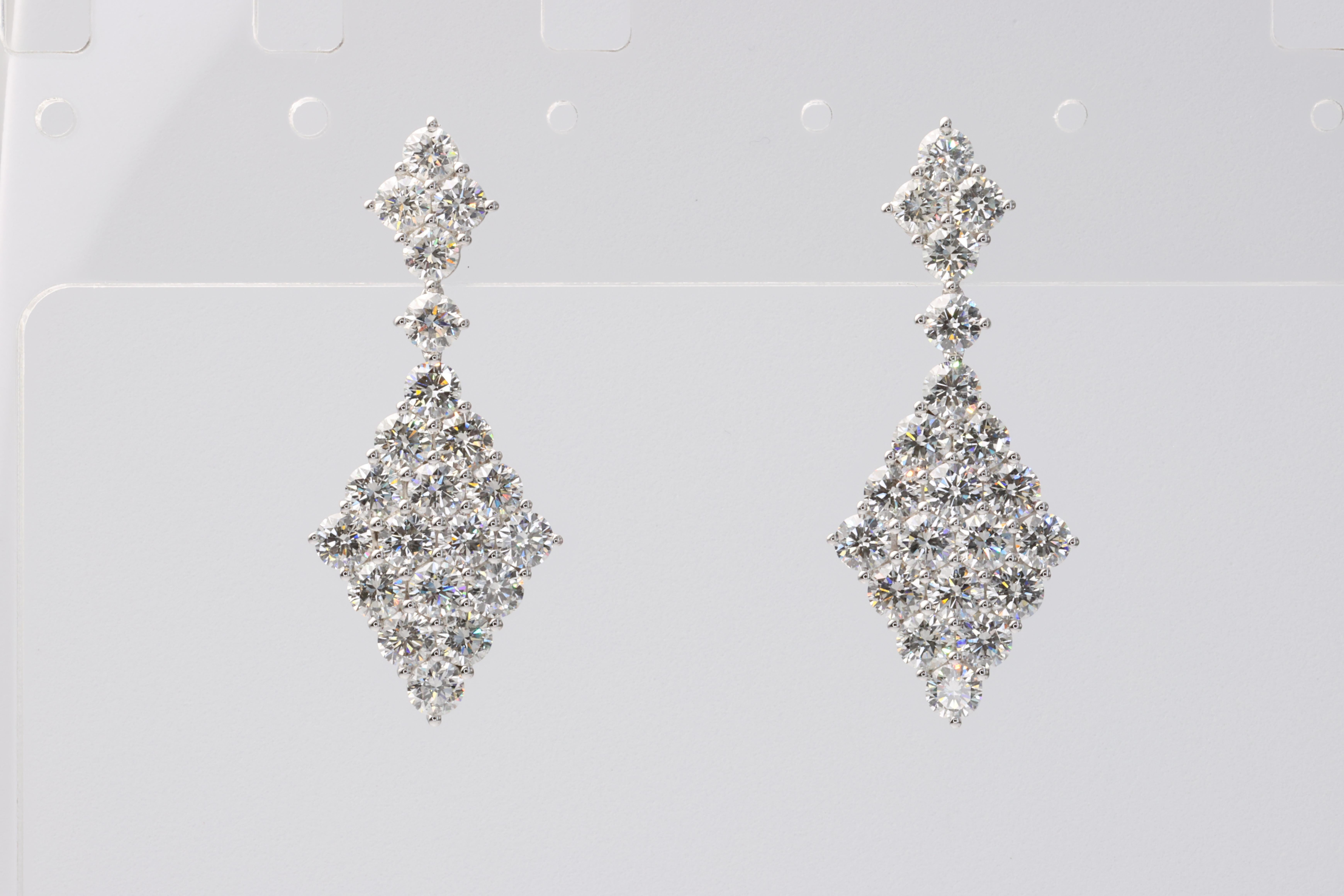 Spectacular Kite Shape Round Brilliant Cut Diamond Earrings 18 Karat White Gold For Sale 1