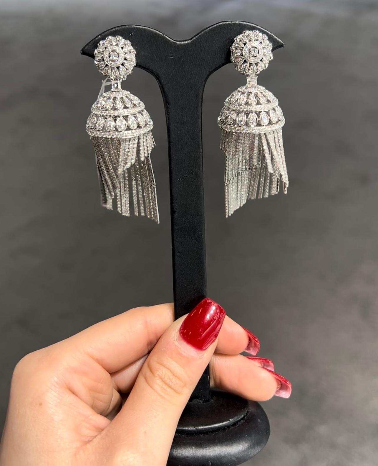 Spektakuläre große 15,26ct Damond Tassel Kronleuchter Ohrringe Handcrafted im Zustand „Neu“ im Angebot in Great Neck, NY