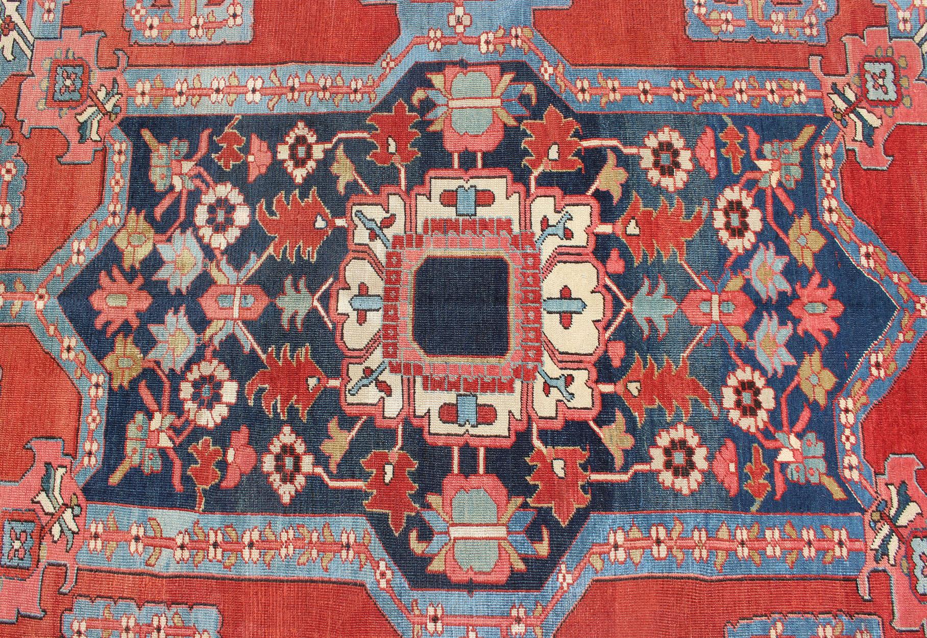 Spectacular Large Antique Persian Bakshaish Serapi Rug with Beautiful Colors  For Sale 5