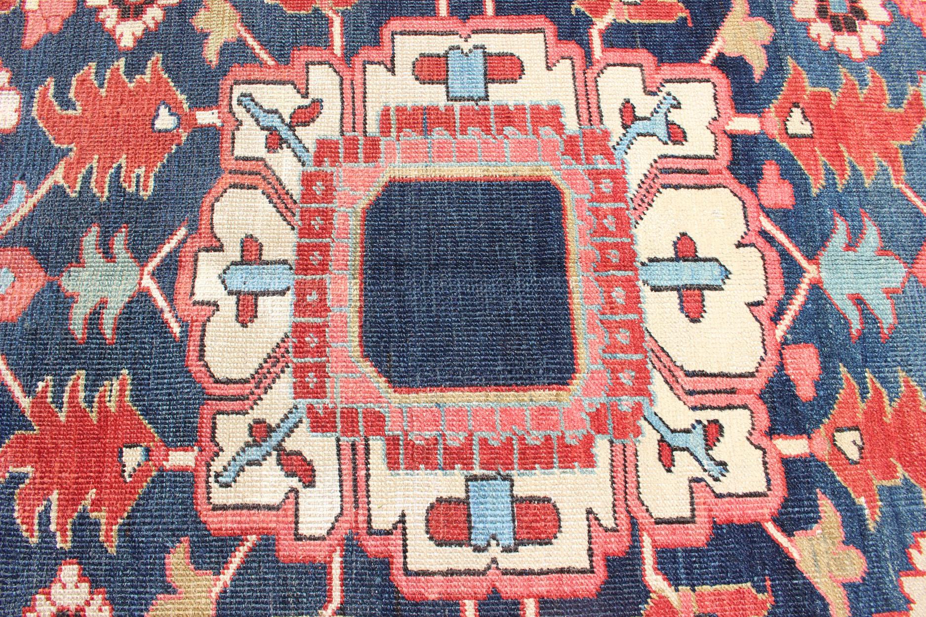 Spectacular Large Antique Persian Bakshaish Serapi Rug with Beautiful Colors  For Sale 6