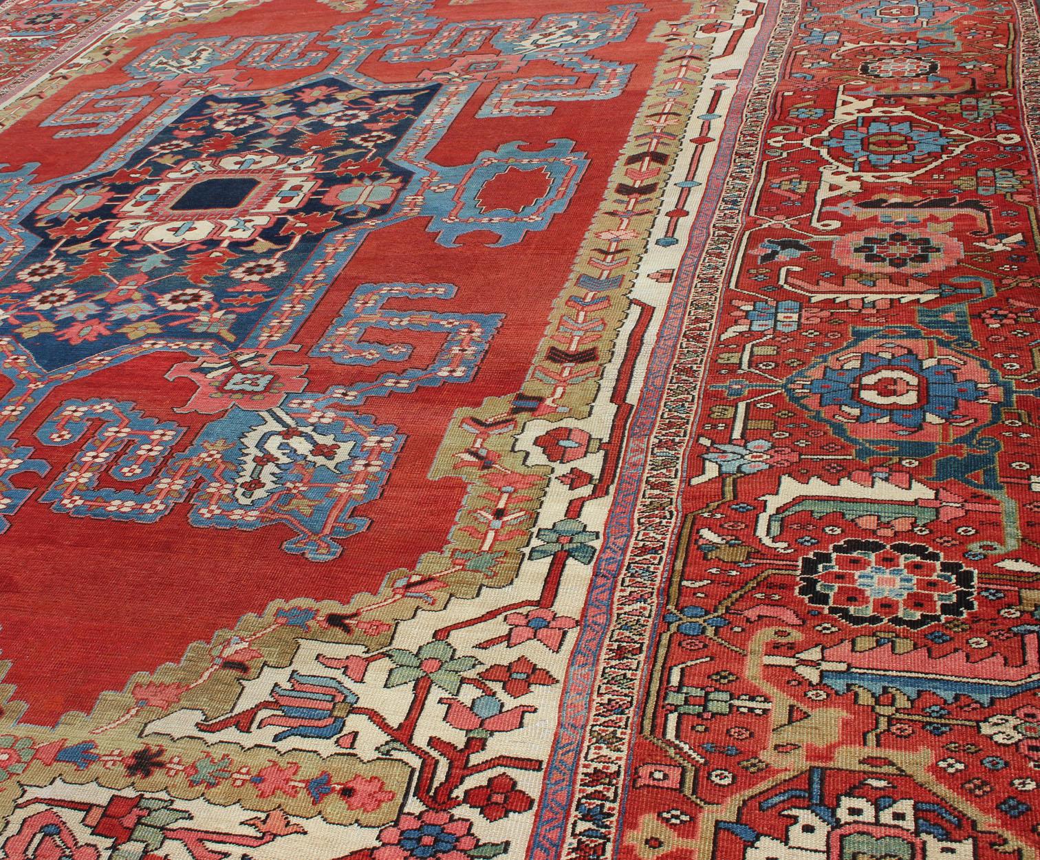 Spectacular Large Antique Persian Bakshaish Serapi Rug with Beautiful Colors  For Sale 1