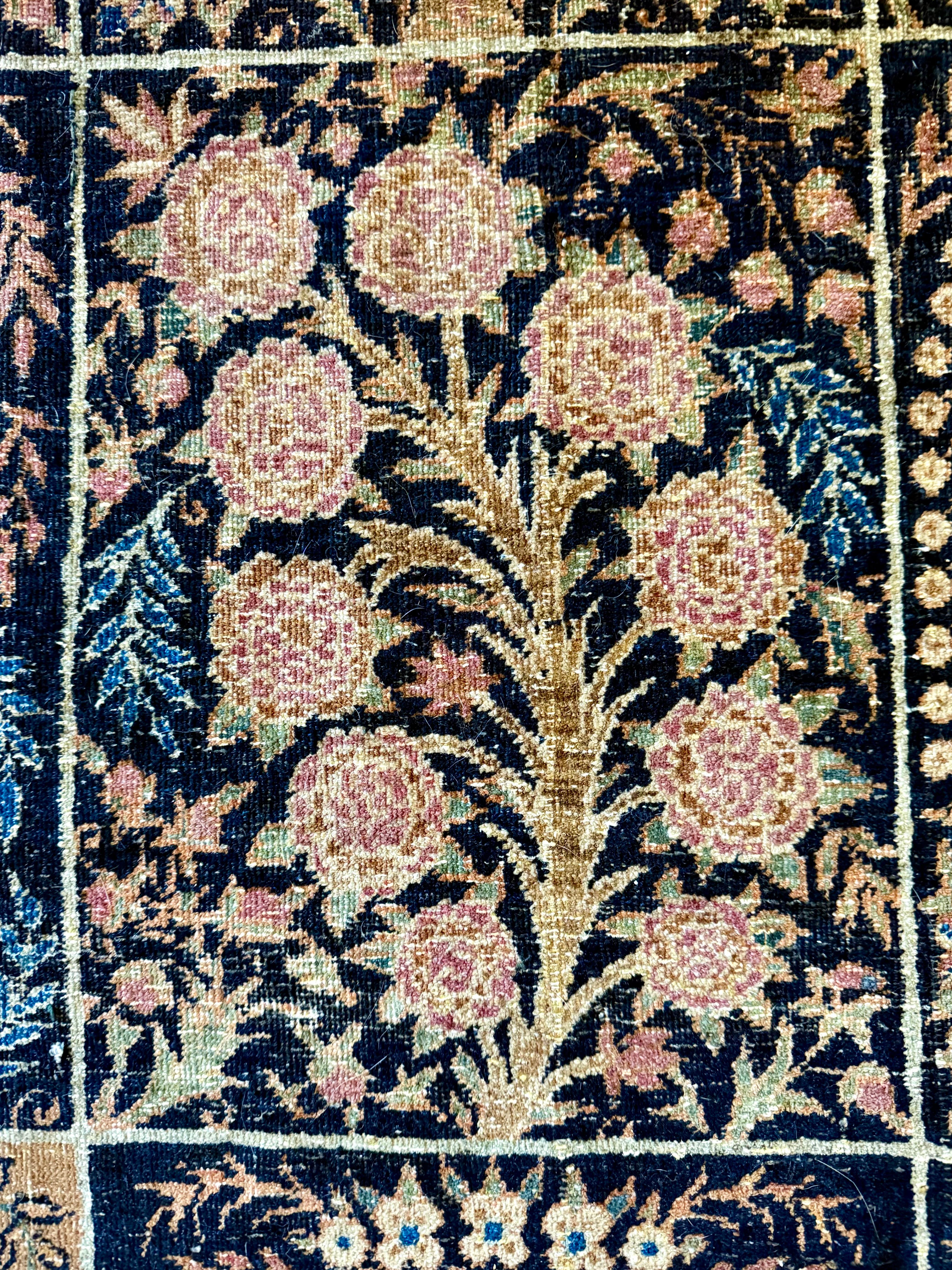 Spectaculaire grand tapis persan ancien de Tabriz à motif de jardin Bon état - En vente à Santa Barbara, CA