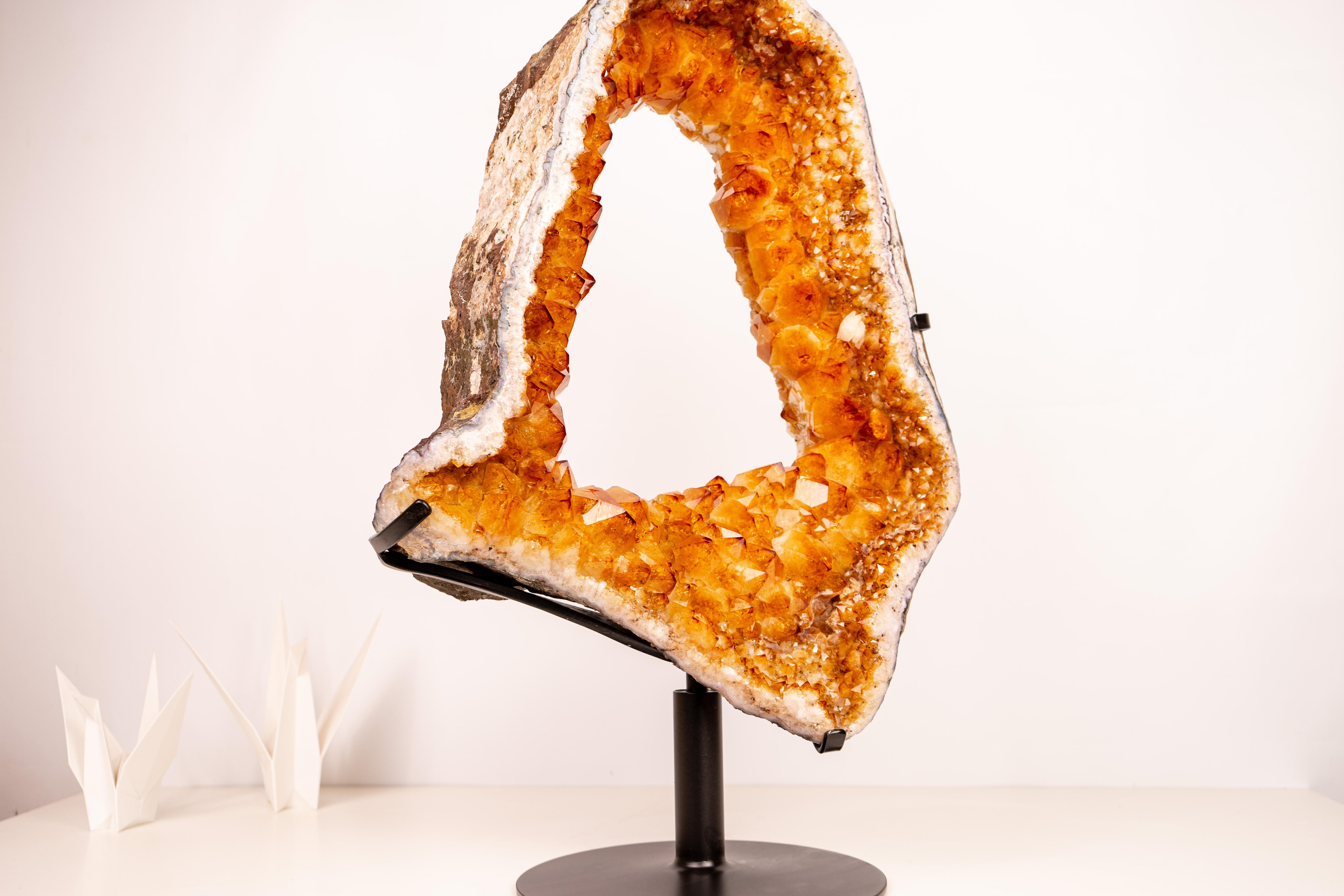 Cristallo Spettacolare geode di citrino di grandi dimensioni Portales in vendita