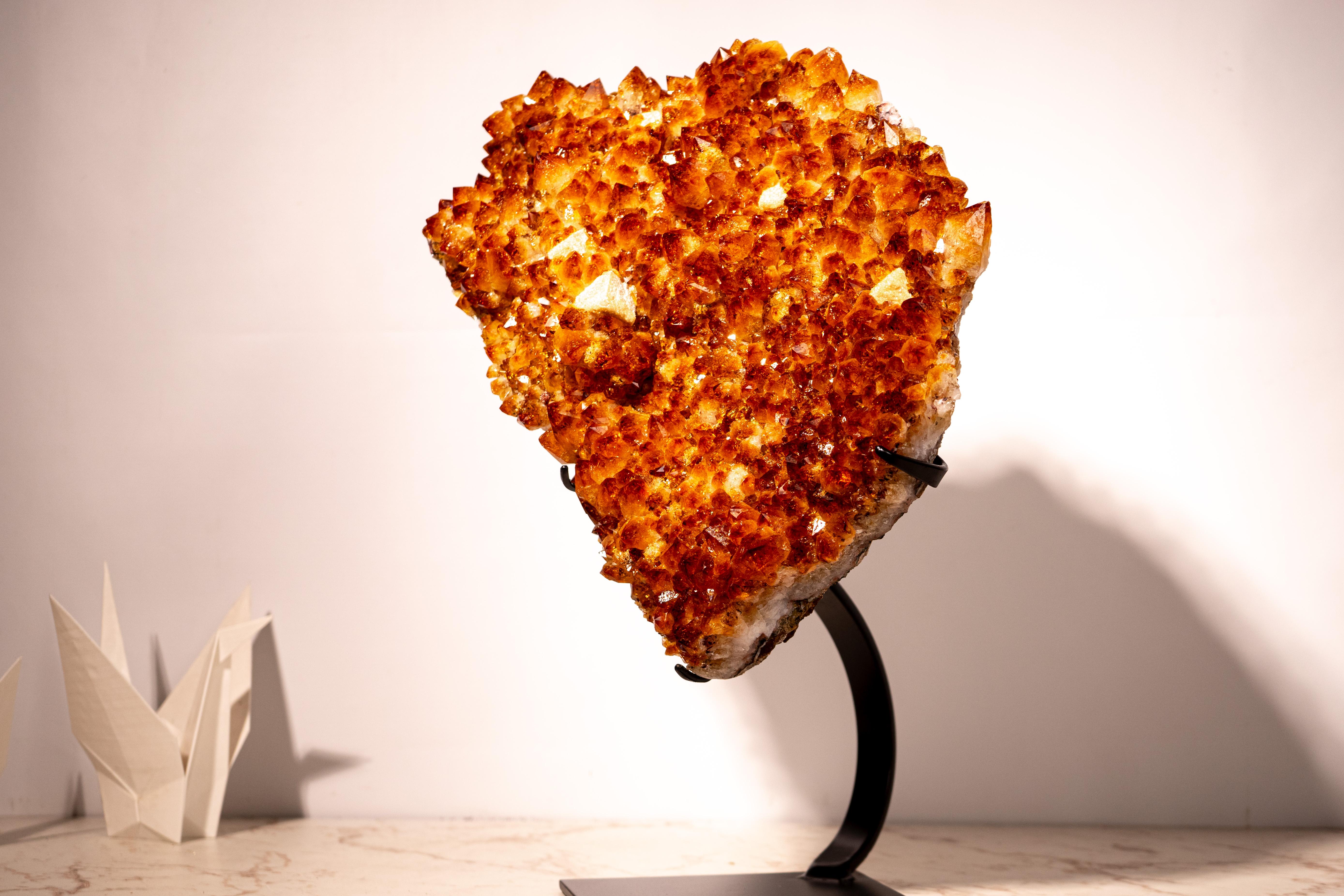 Natürliche skulpturale Orange Madeira Citrin Cluster auf benutzerdefinierten Stand im Angebot 5