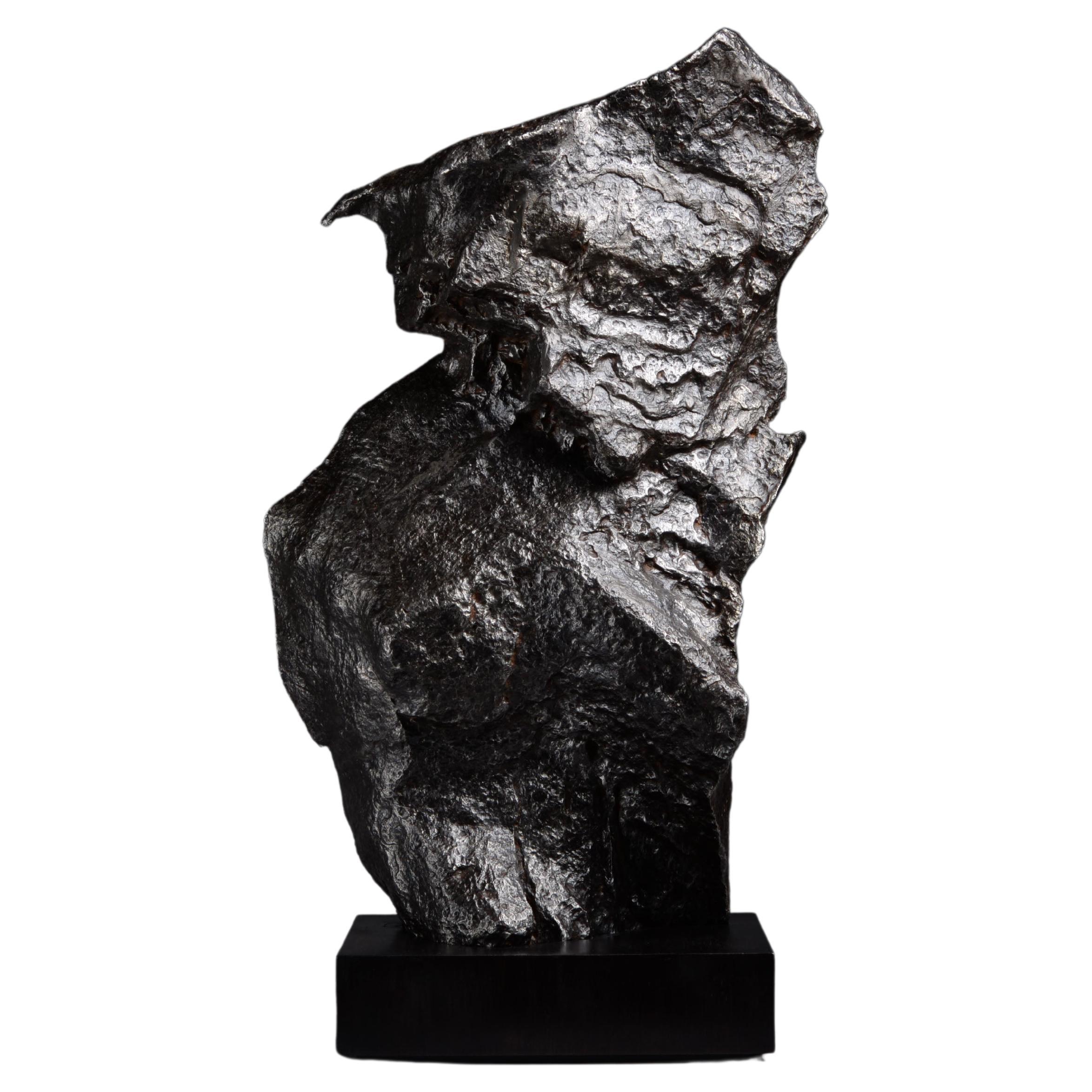 Großer skulpturaler Meteorit