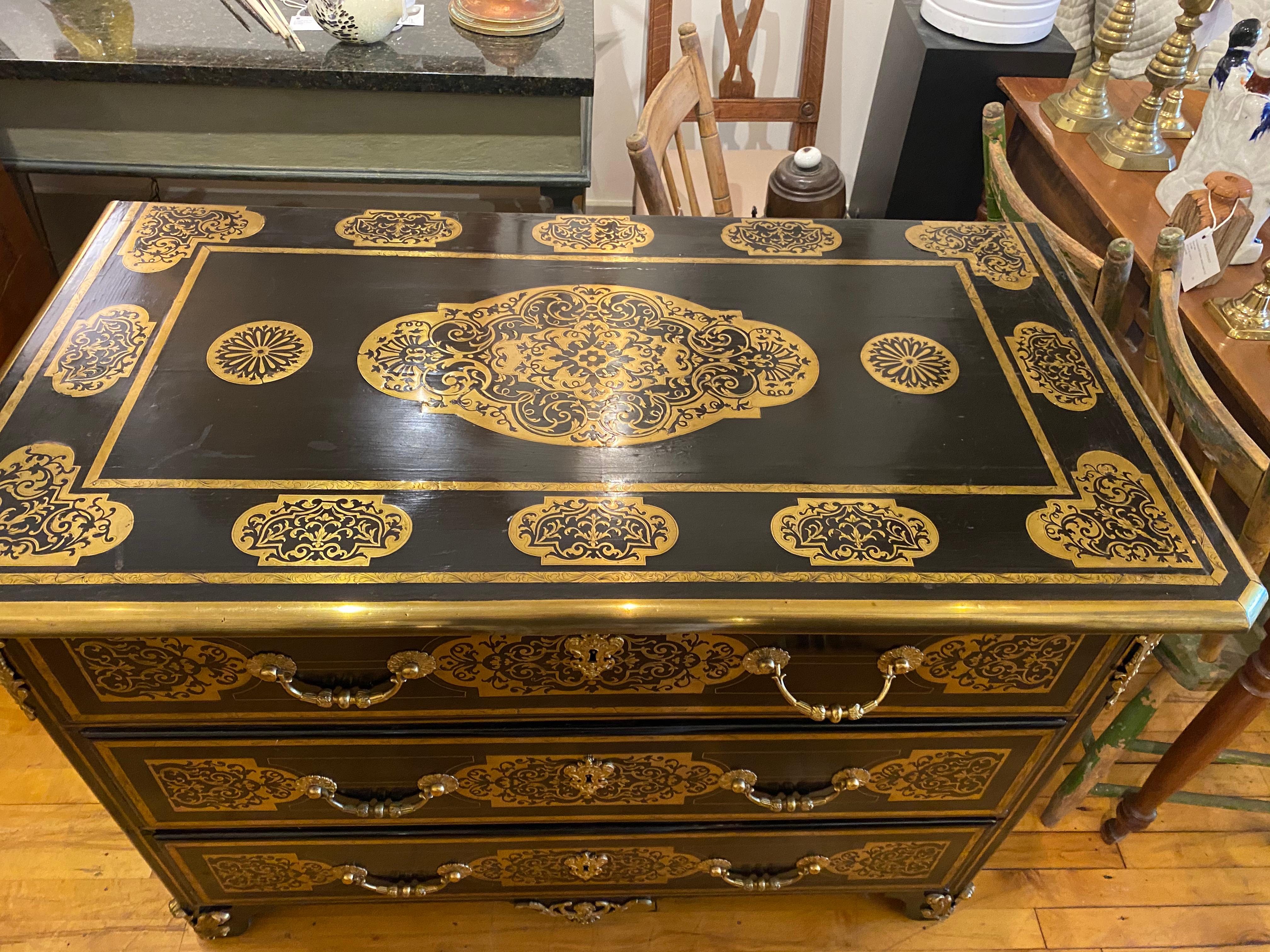 French Spectacular Late 17th Early 18th Century Ebonized Commode with Boulle Decoration For Sale