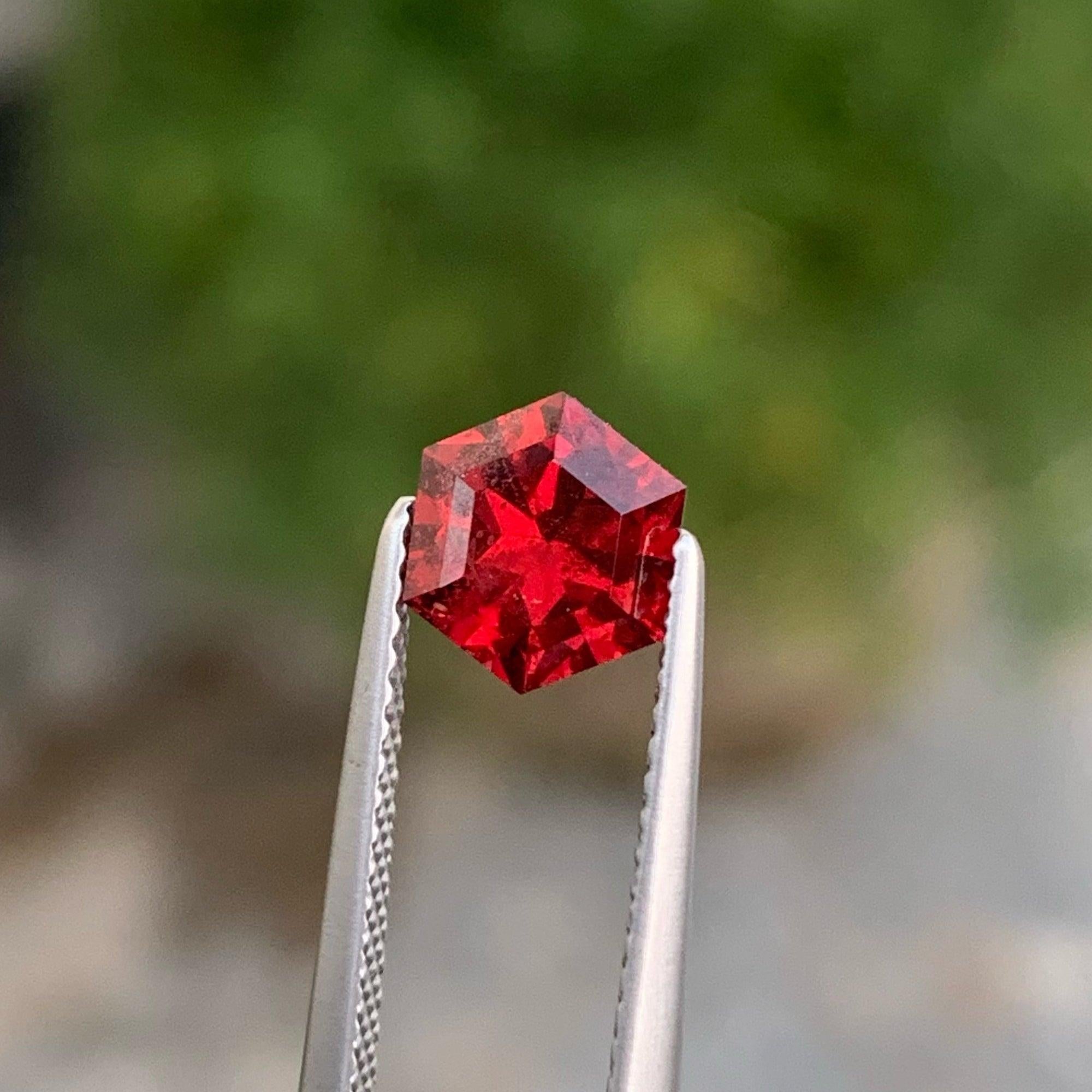 Espectacular Granate de Malawi Piedra Suelta 1,65 Quilates Joyería de Granate Anillo de Granate en Nuevo estado para la venta en Bangkok, TH